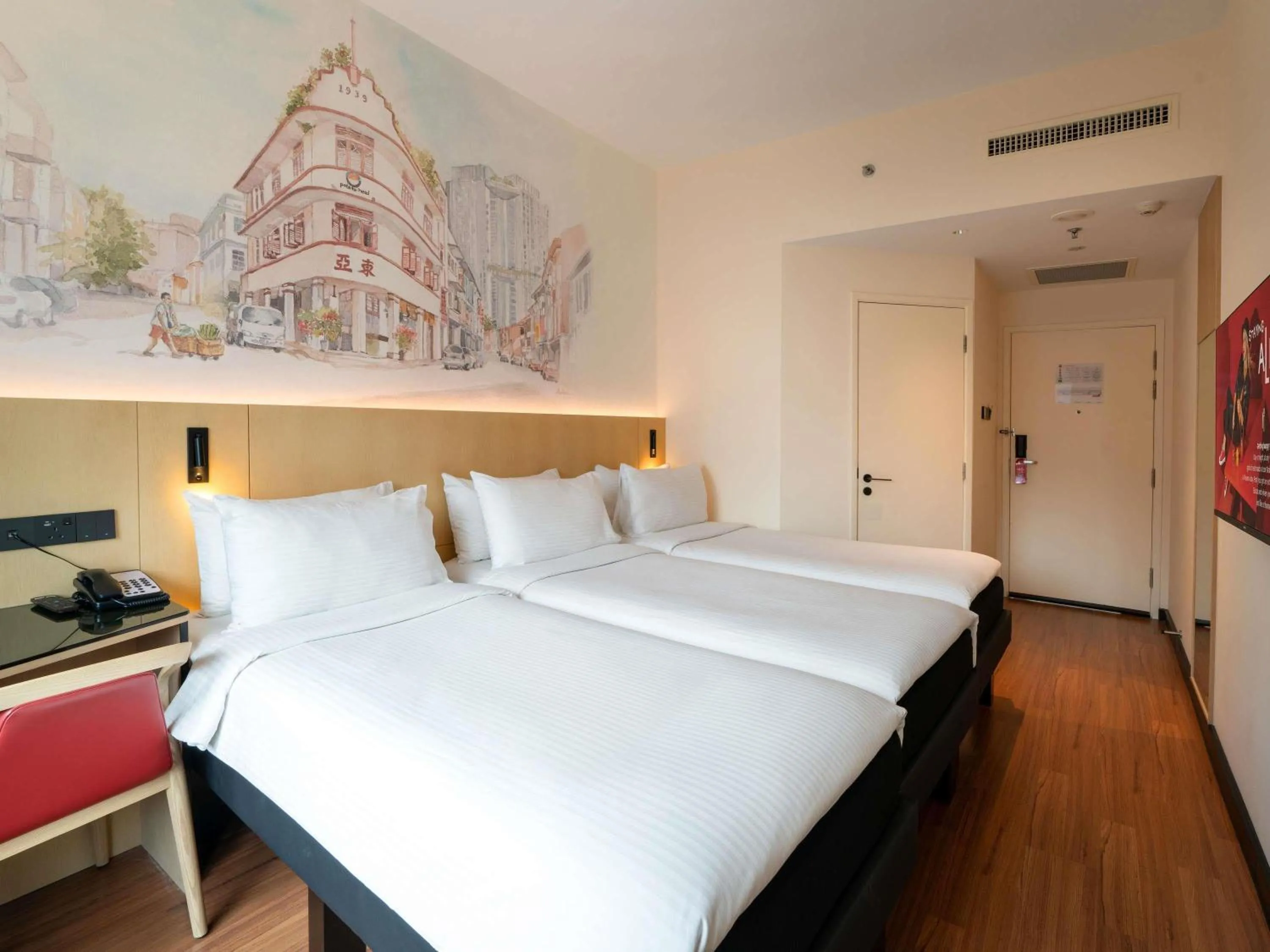 Bedroom, Bed in Ibis Singapore on Bencoolen