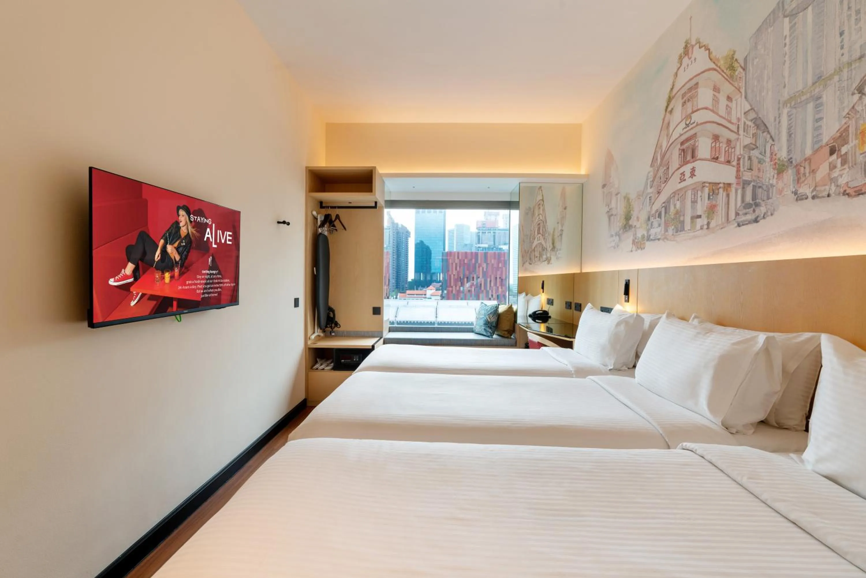 View (from property/room), Bed in Ibis Singapore on Bencoolen