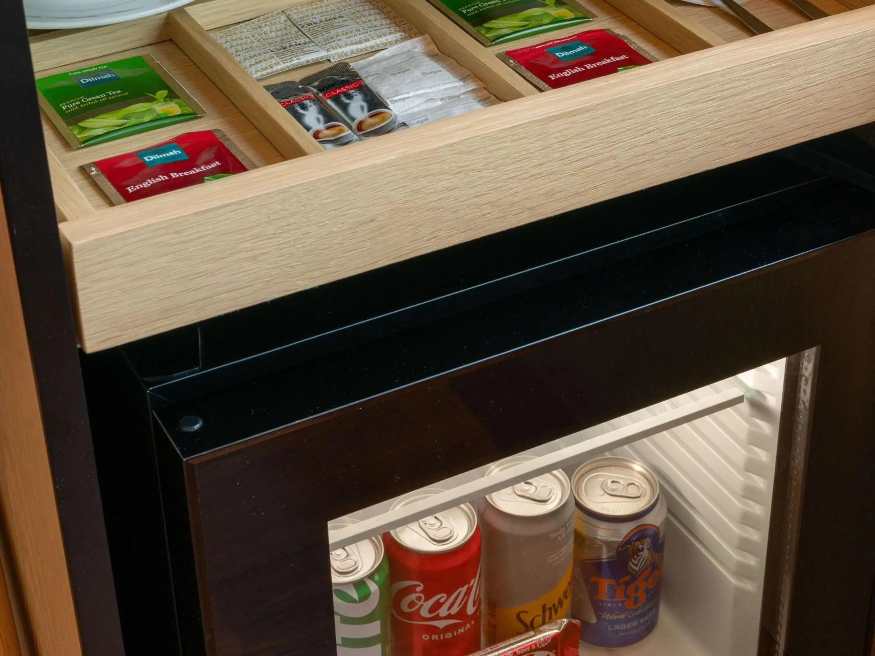 Deluxe Queen Room, 1 Queen Bed, High Floor, Free Mini-bar in Ibis Singapore on Bencoolen Deluxe Queen Room, 1 Queen Bed, High Floor, Free Mini-bar in Ibis Singapore on Bencoolen