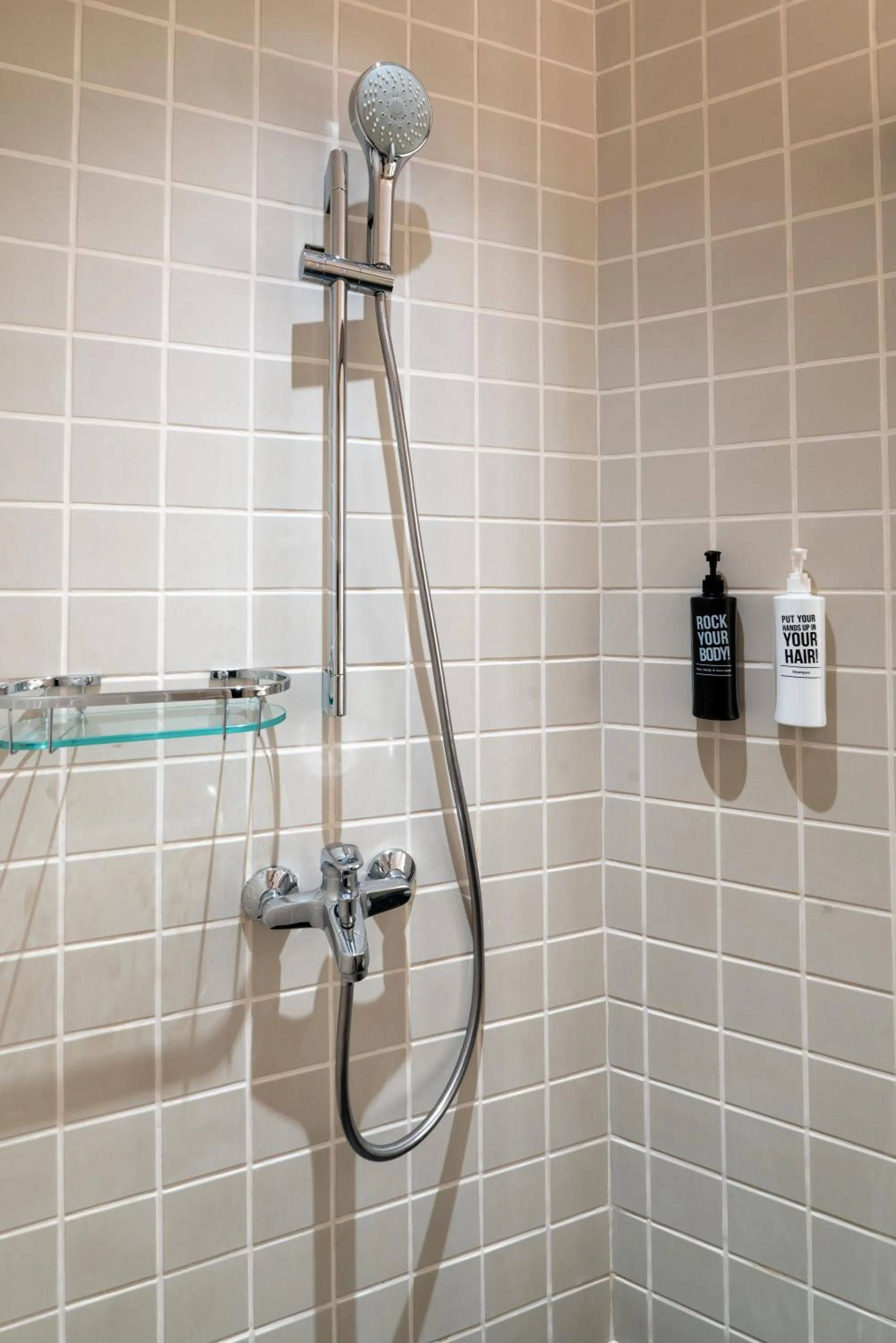 Bathroom in Ibis Singapore on Bencoolen