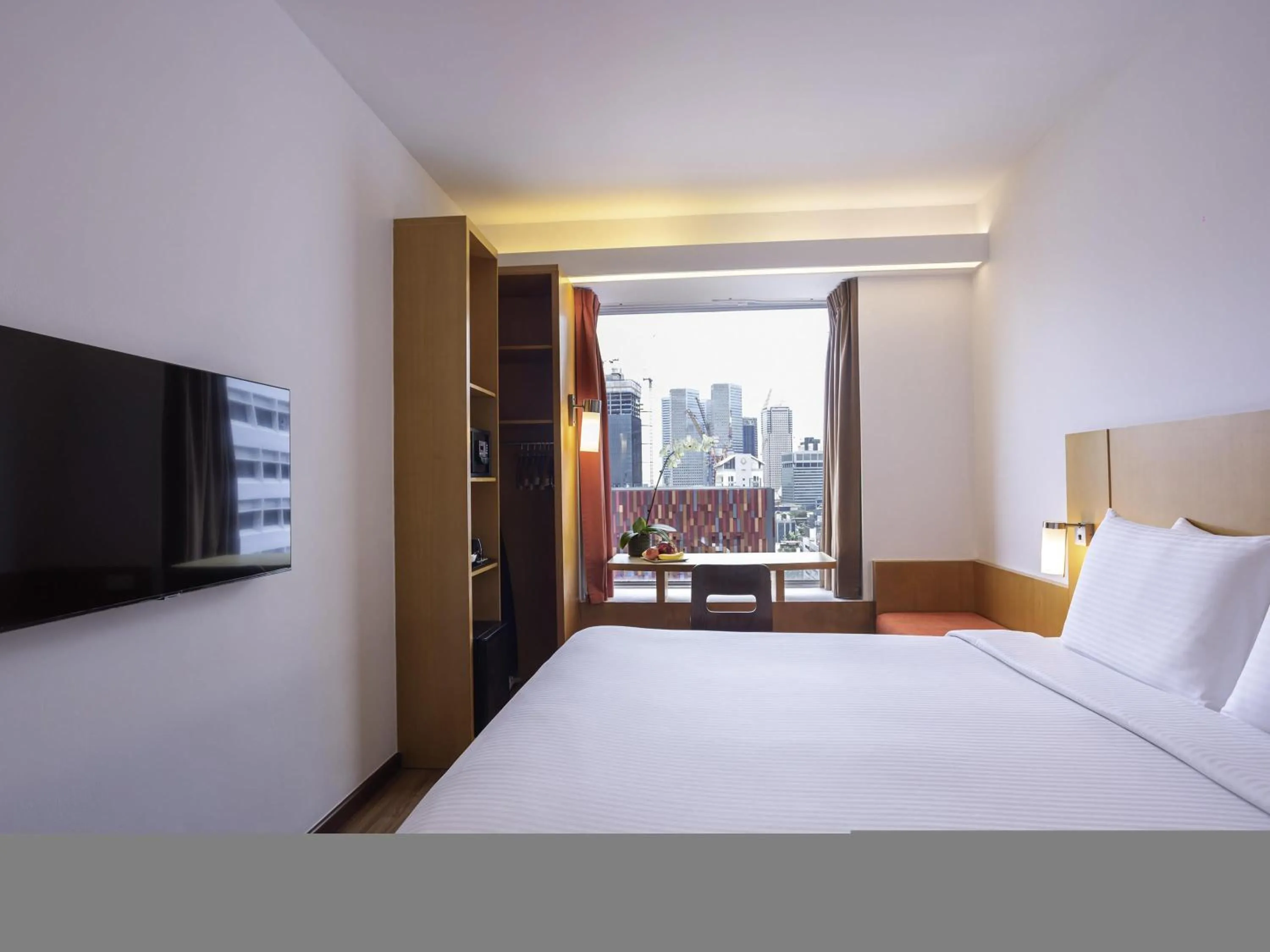 Bedroom, Bed in Ibis Singapore on Bencoolen