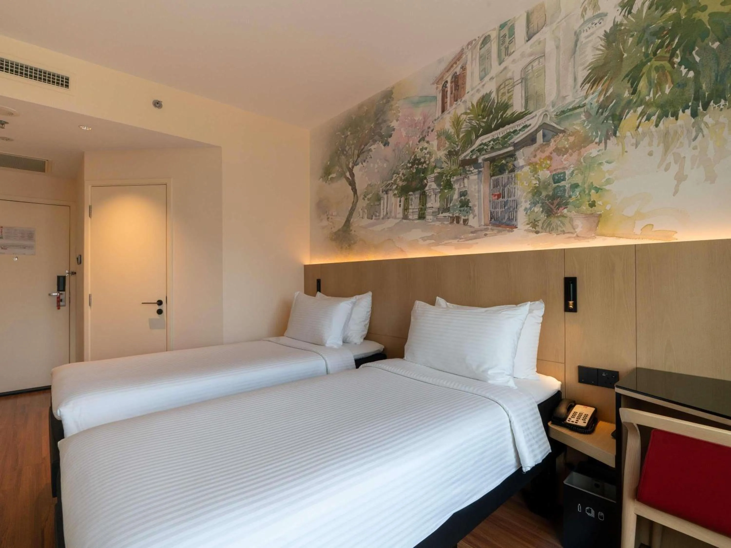 Bedroom, Bed in Ibis Singapore on Bencoolen