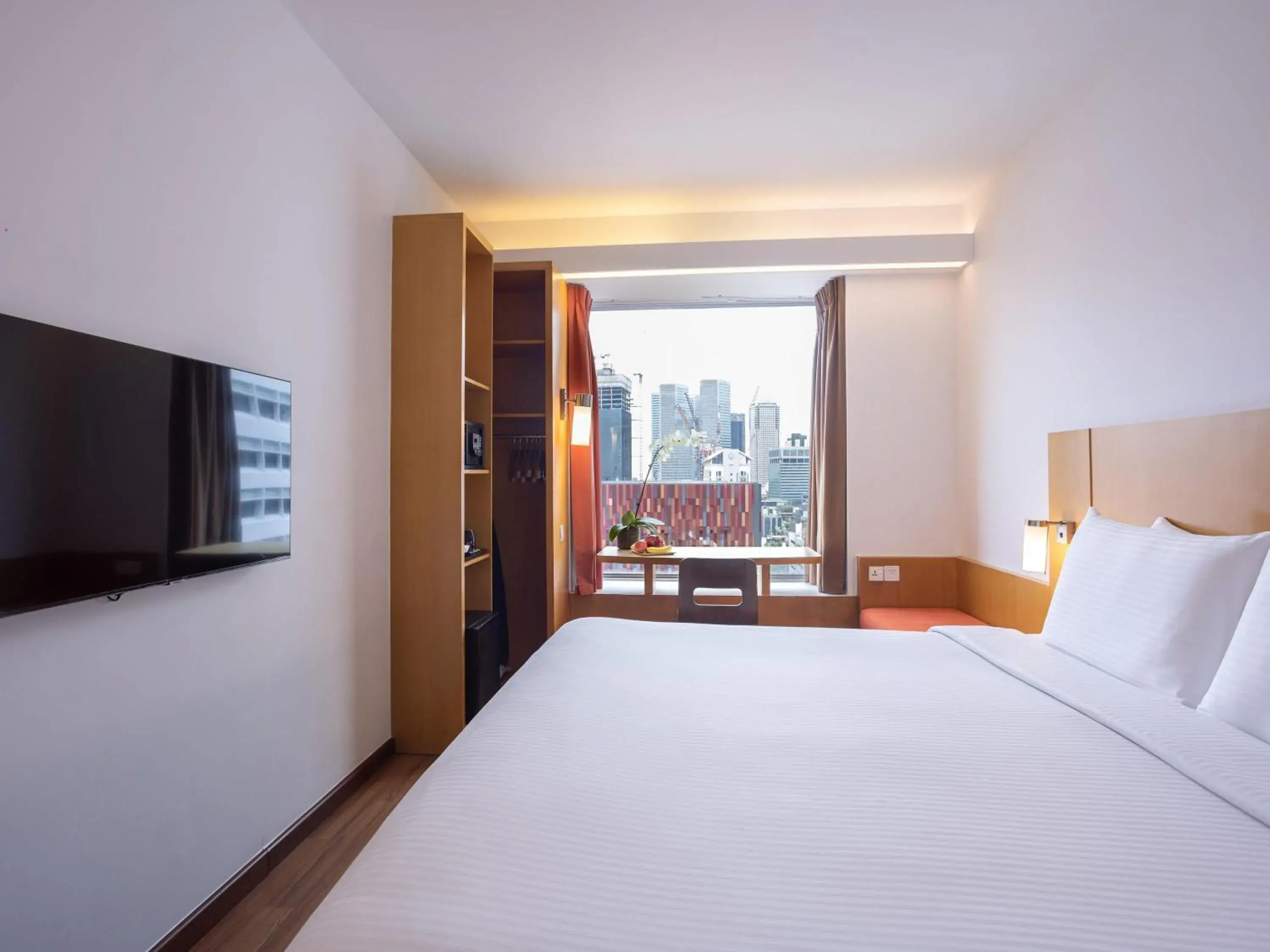 Deluxe Queen Room, 1 Queen Bed, High Floor, Free Mini-bar in Ibis Singapore on Bencoolen - Newly Renovated Deluxe Queen Room, 1 Queen Bed, High Floor, Free Mini-bar in Ibis Singapore on Bencoolen - Newly Renovated