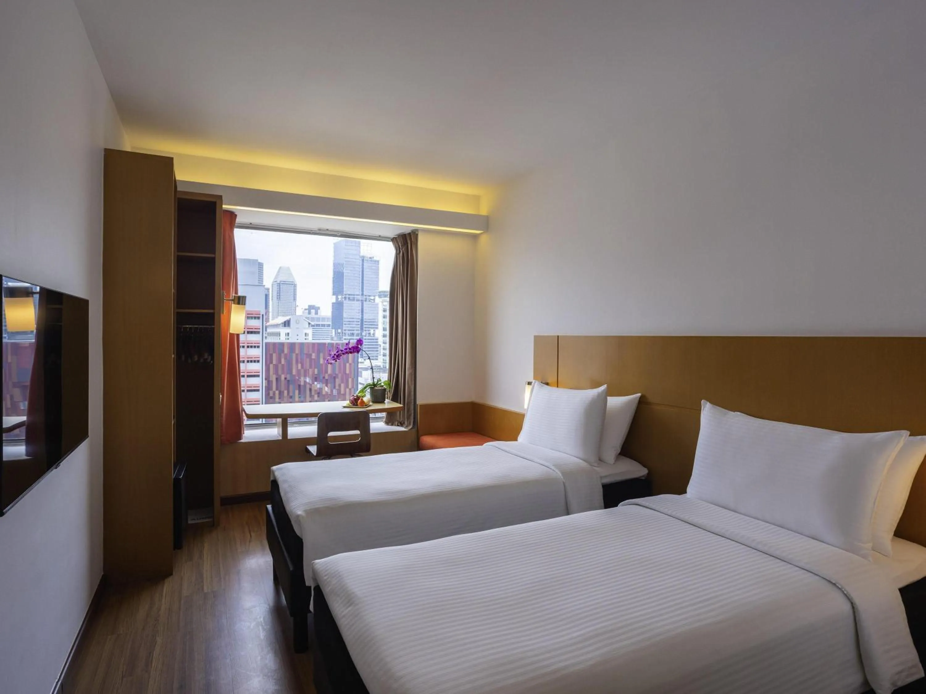 Bedroom, Bed in Ibis Singapore on Bencoolen