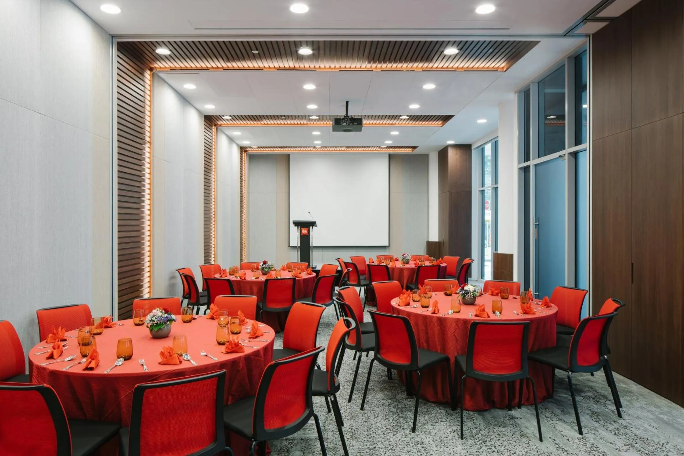 Meeting/conference room in Ibis Singapore on Bencoolen