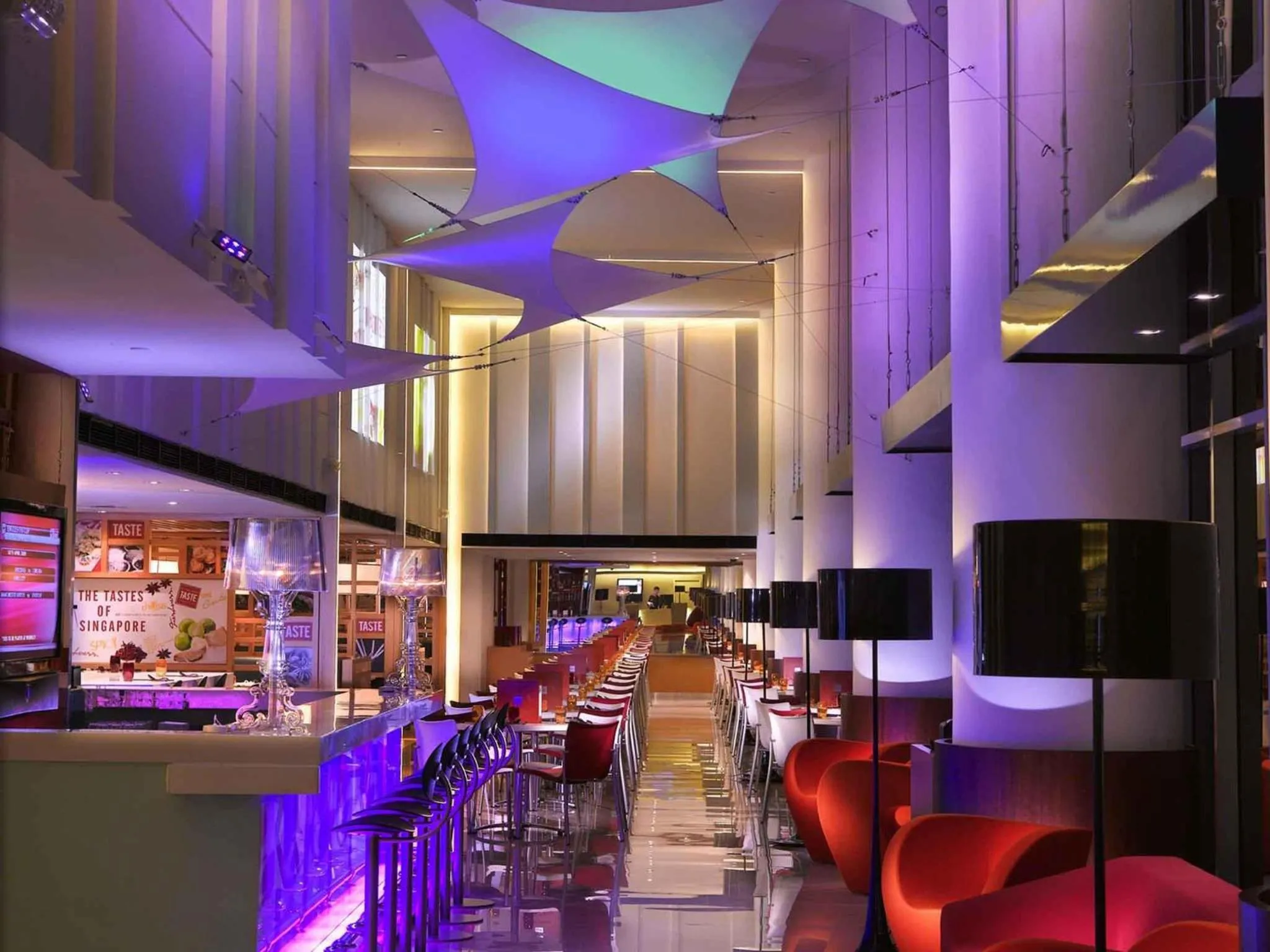 Lounge or bar in Ibis Singapore on Bencoolen