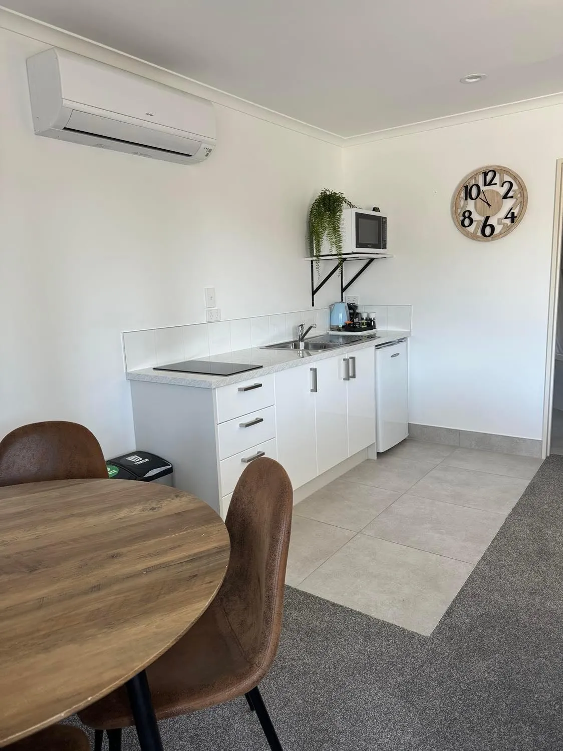 Kitchen or kitchenette in Centre Court Motel