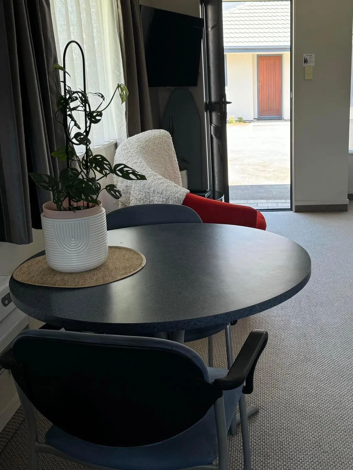 Living room in Centre Court Motel