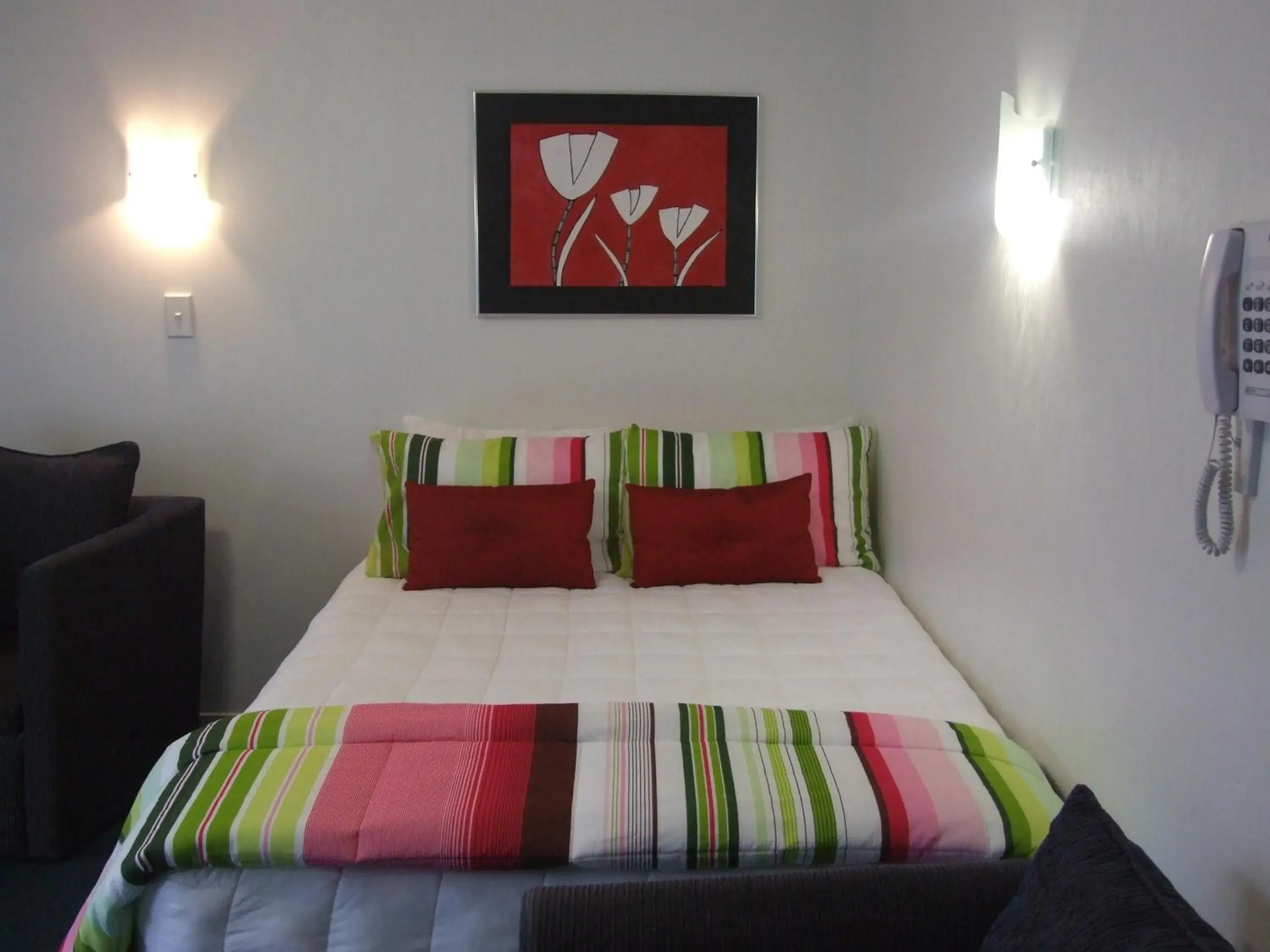 One-Bedroom Apartment with Hot Tub in Palm Court Motor Inn One-Bedroom Apartment with Hot Tub in Palm Court Motor Inn