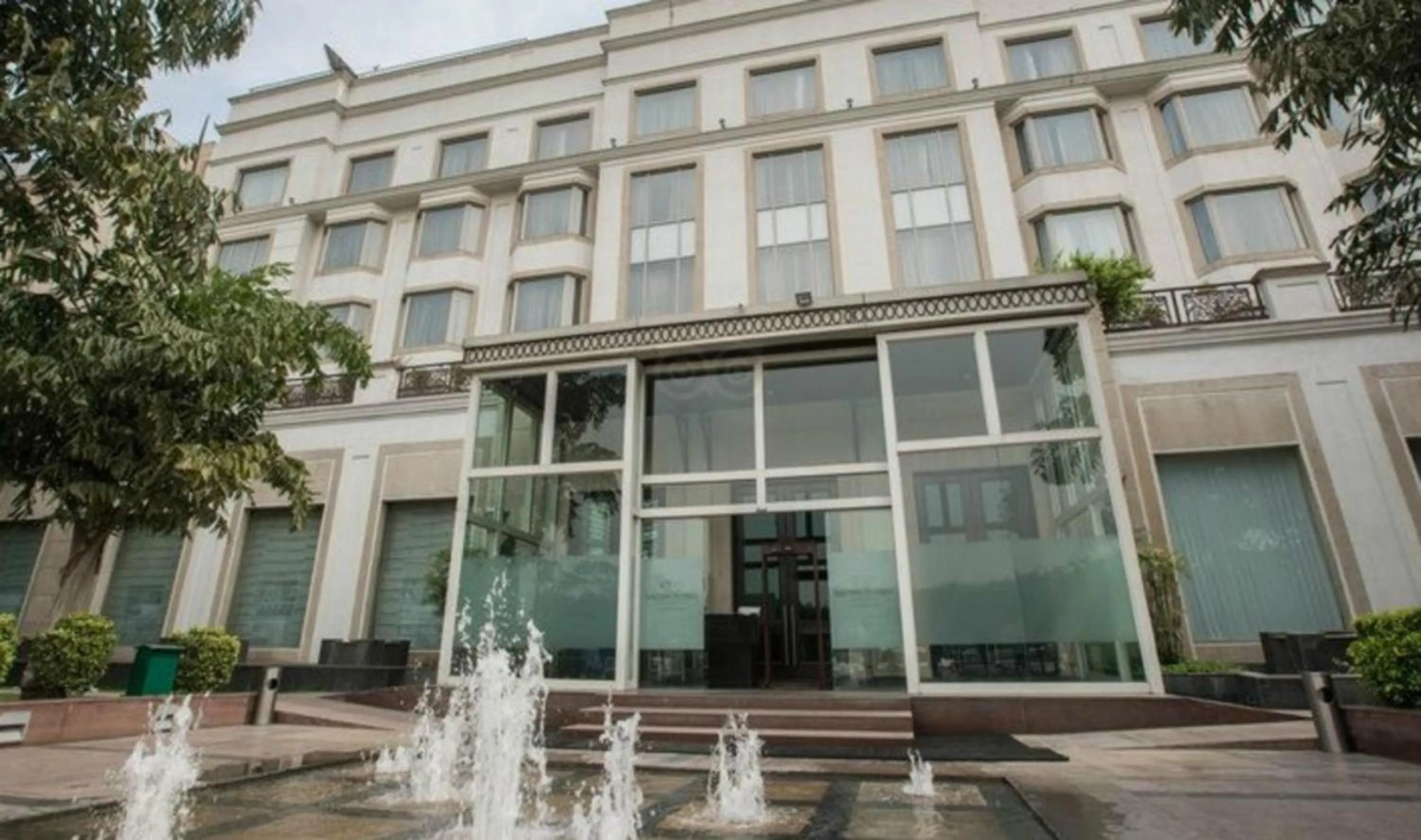 Facade/entrance in Lemon Tree Premier 2, Sector 29 Gurugram