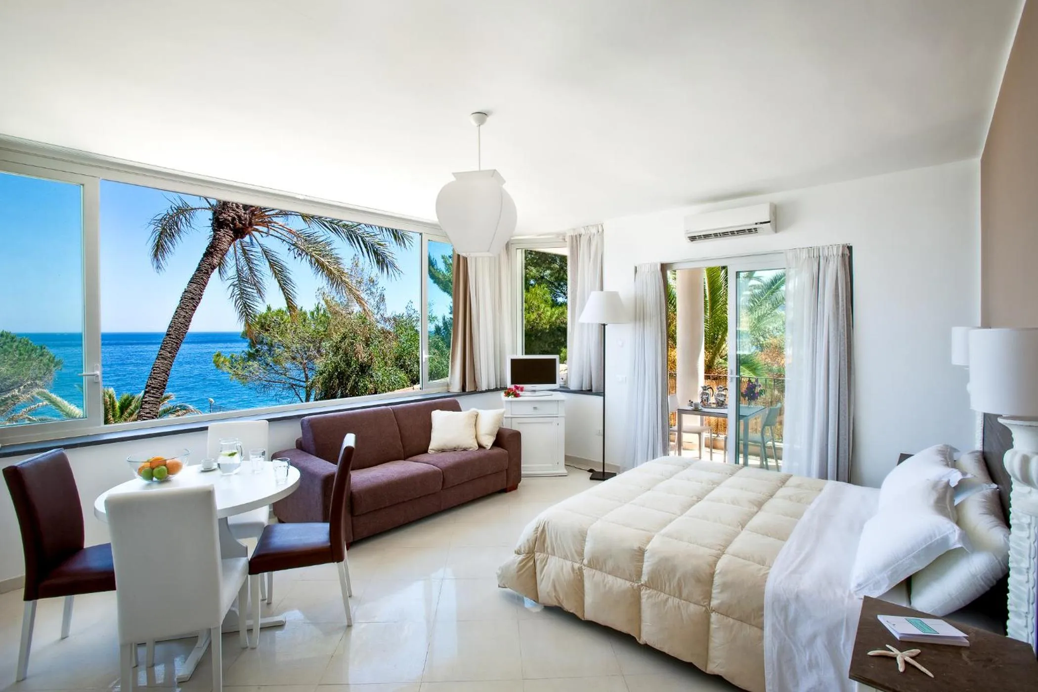 Spring, Bed in Taormina Villa Oasis Residence