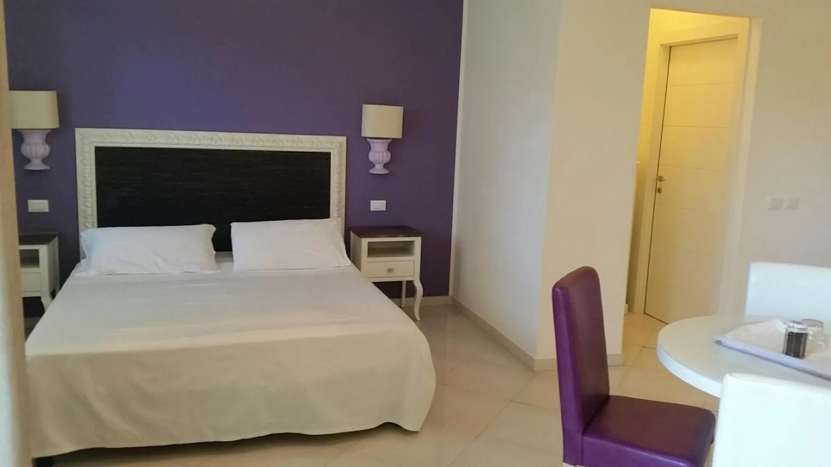 Bed in Taormina Villa Oasis Residence