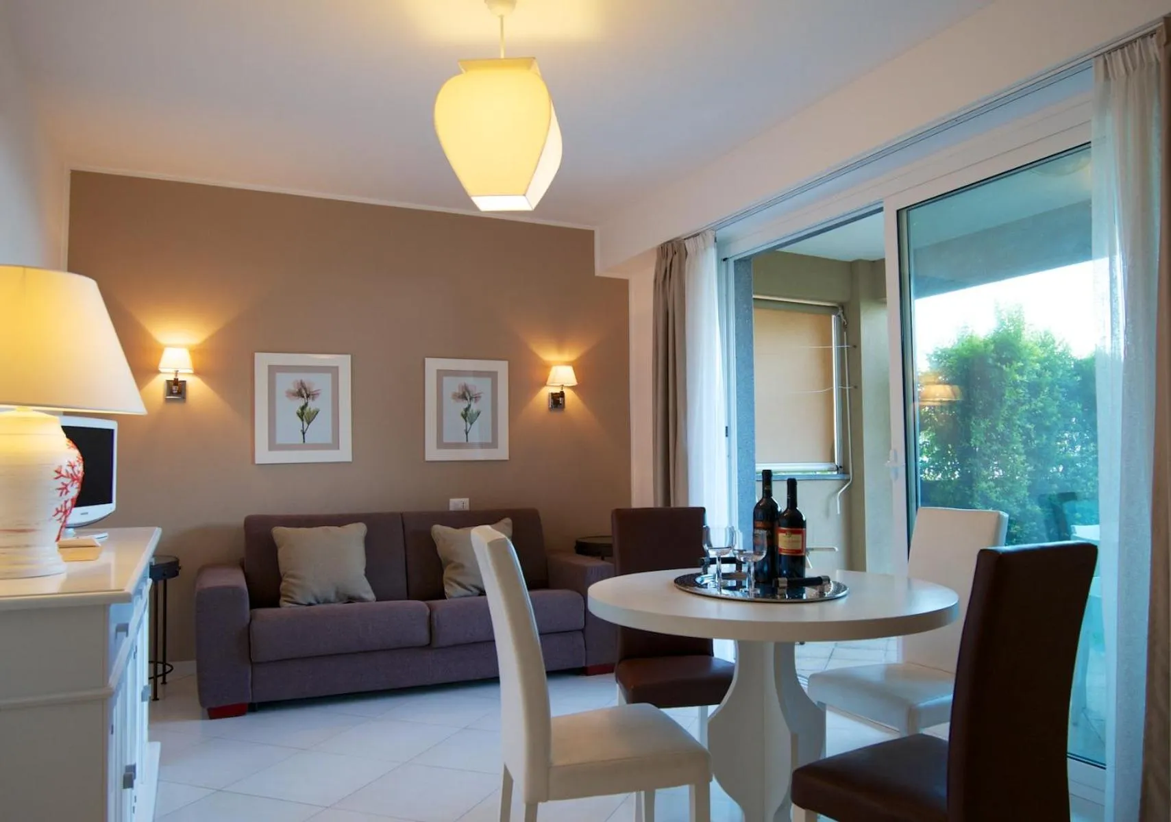 Dining area in Taormina Villa Oasis Residence