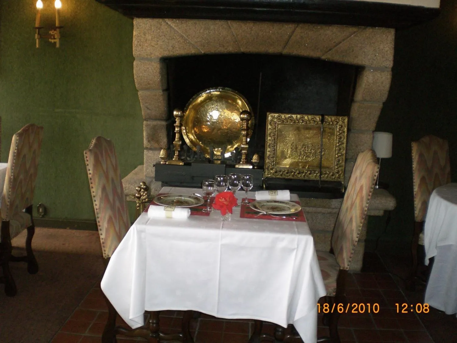 Restaurant/places to eat in Le France