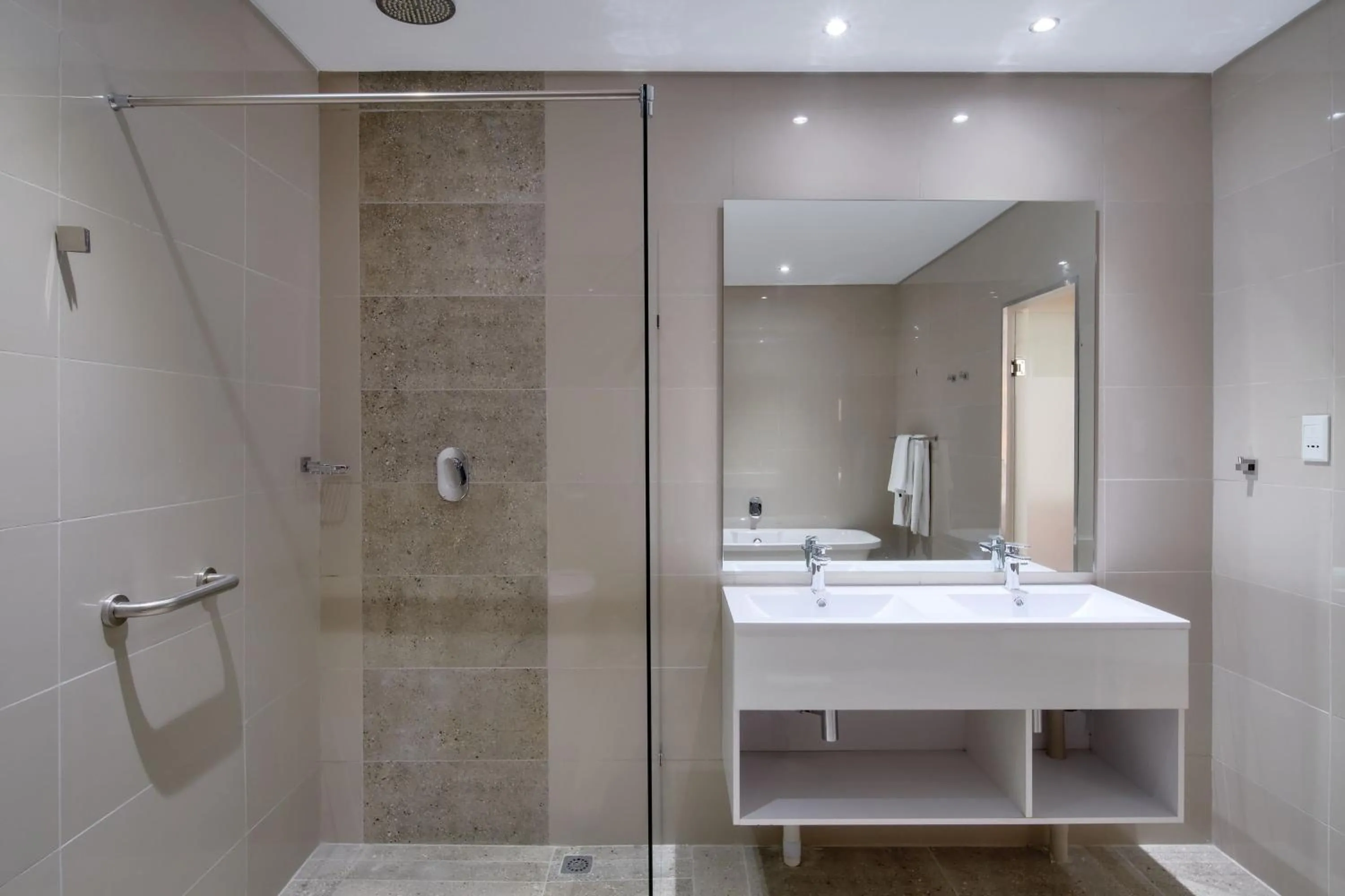Bathroom in Protea Hotel by Marriott Pretoria Hatfield