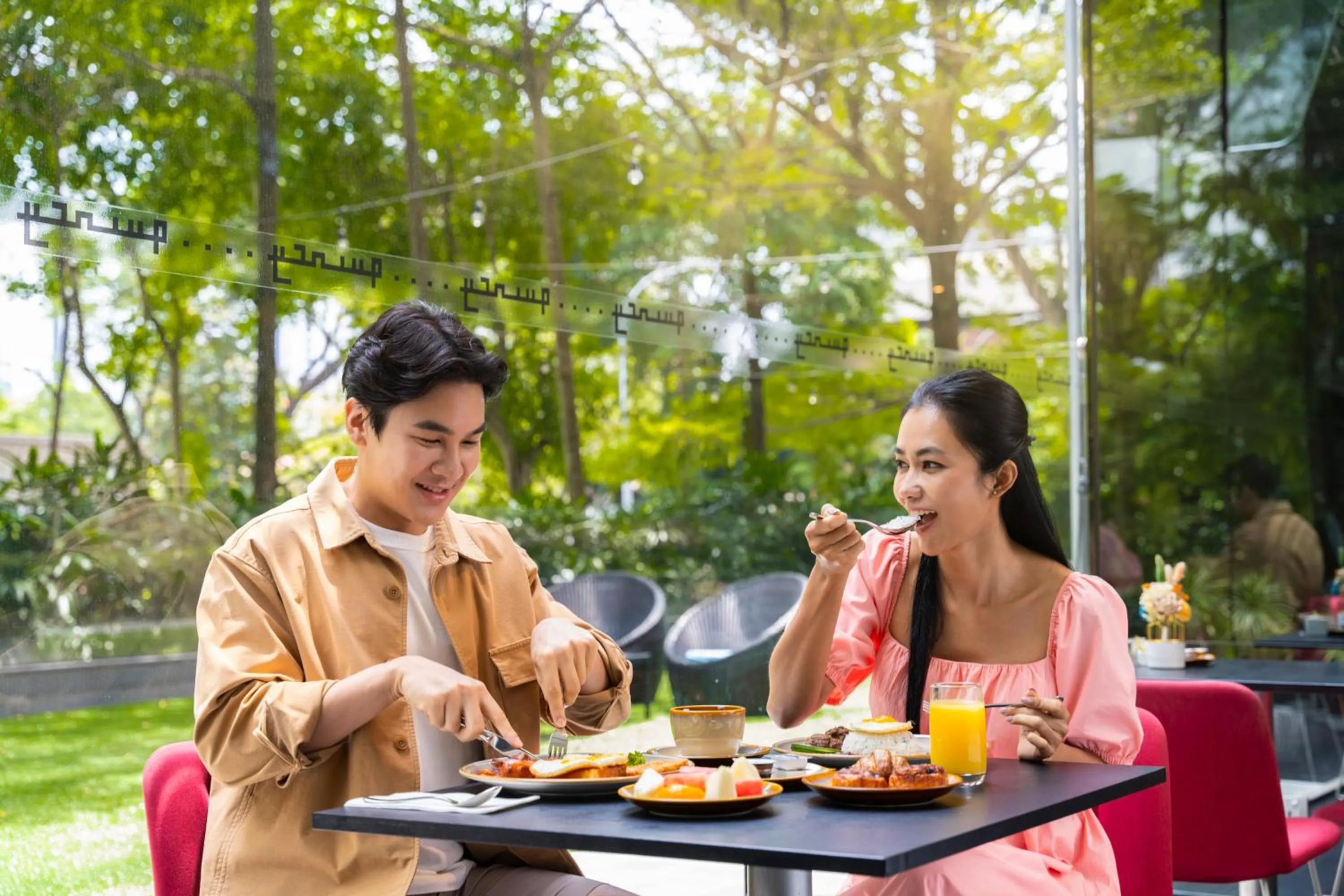 Food and drinks in Quincy Hotel Singapore by Far East Hospitality