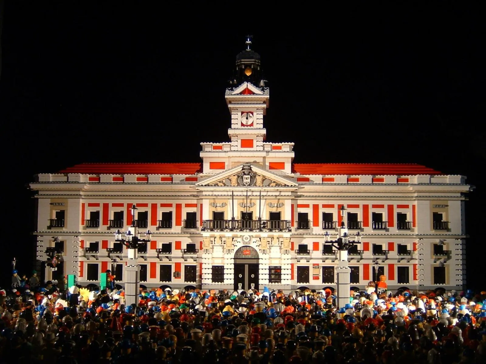 Nearby landmark in SOL- CARLOS V Apartaments