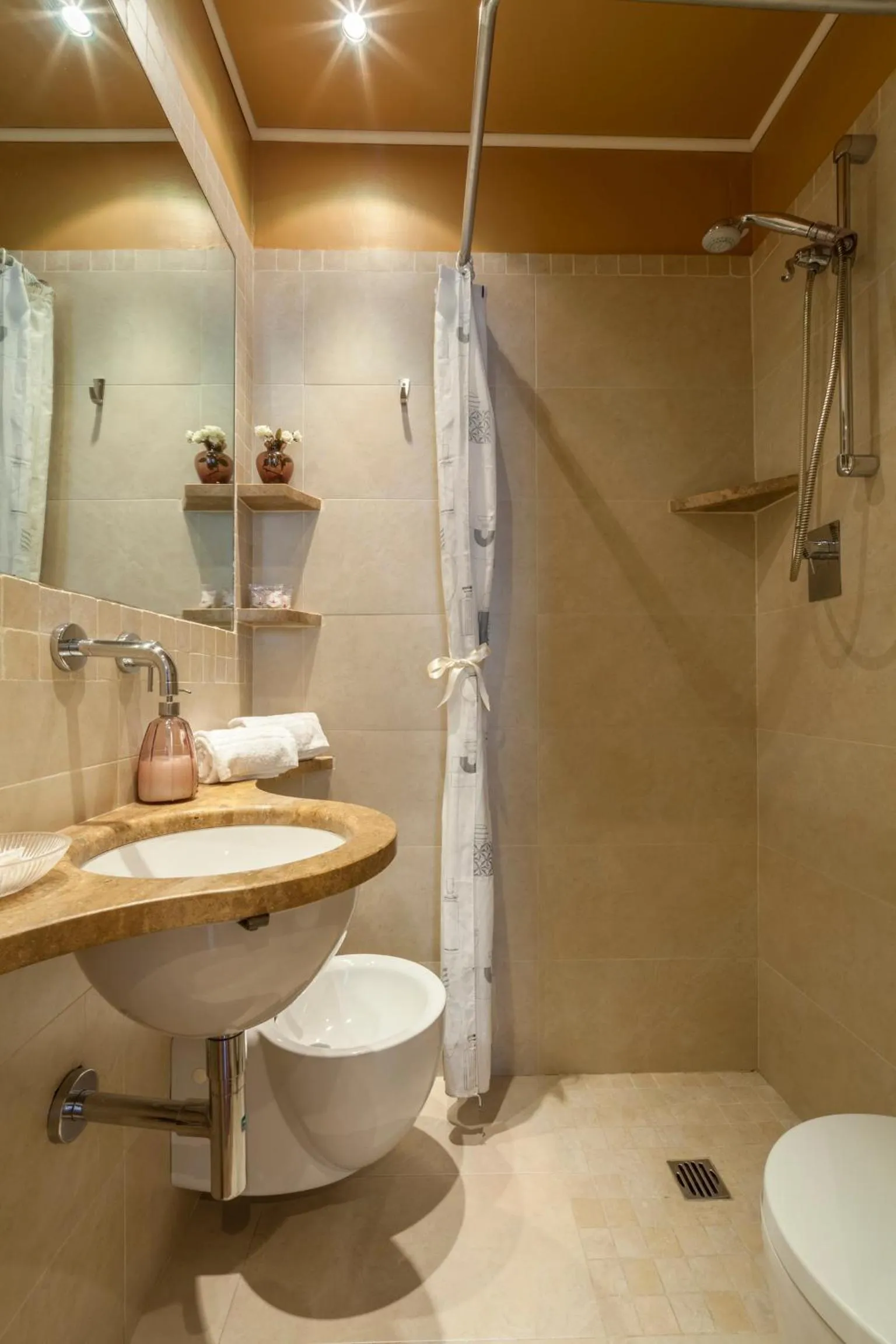 Bathroom in Soggiorno Pezzati