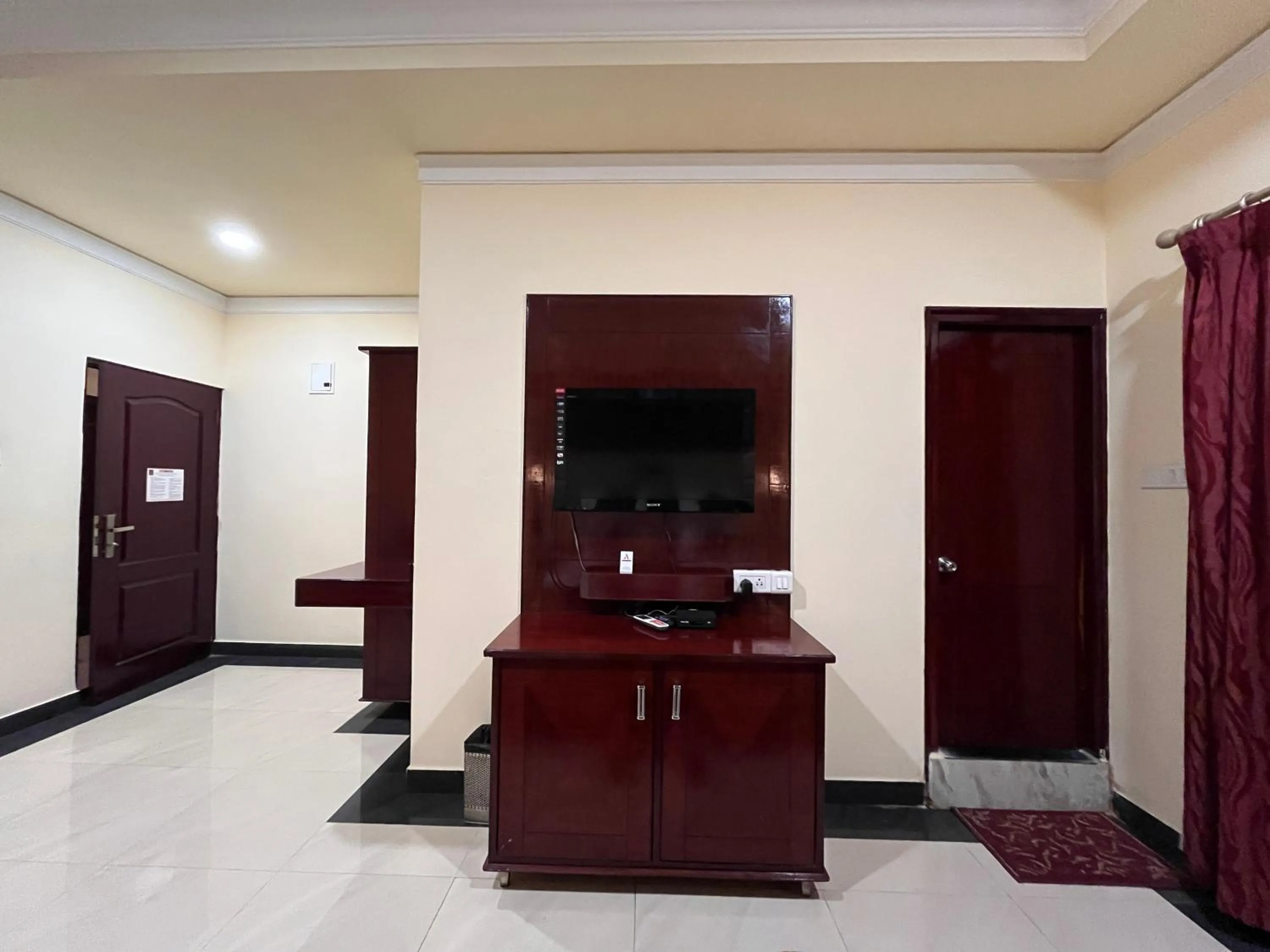 TV and multimedia in Ananya Comfortss