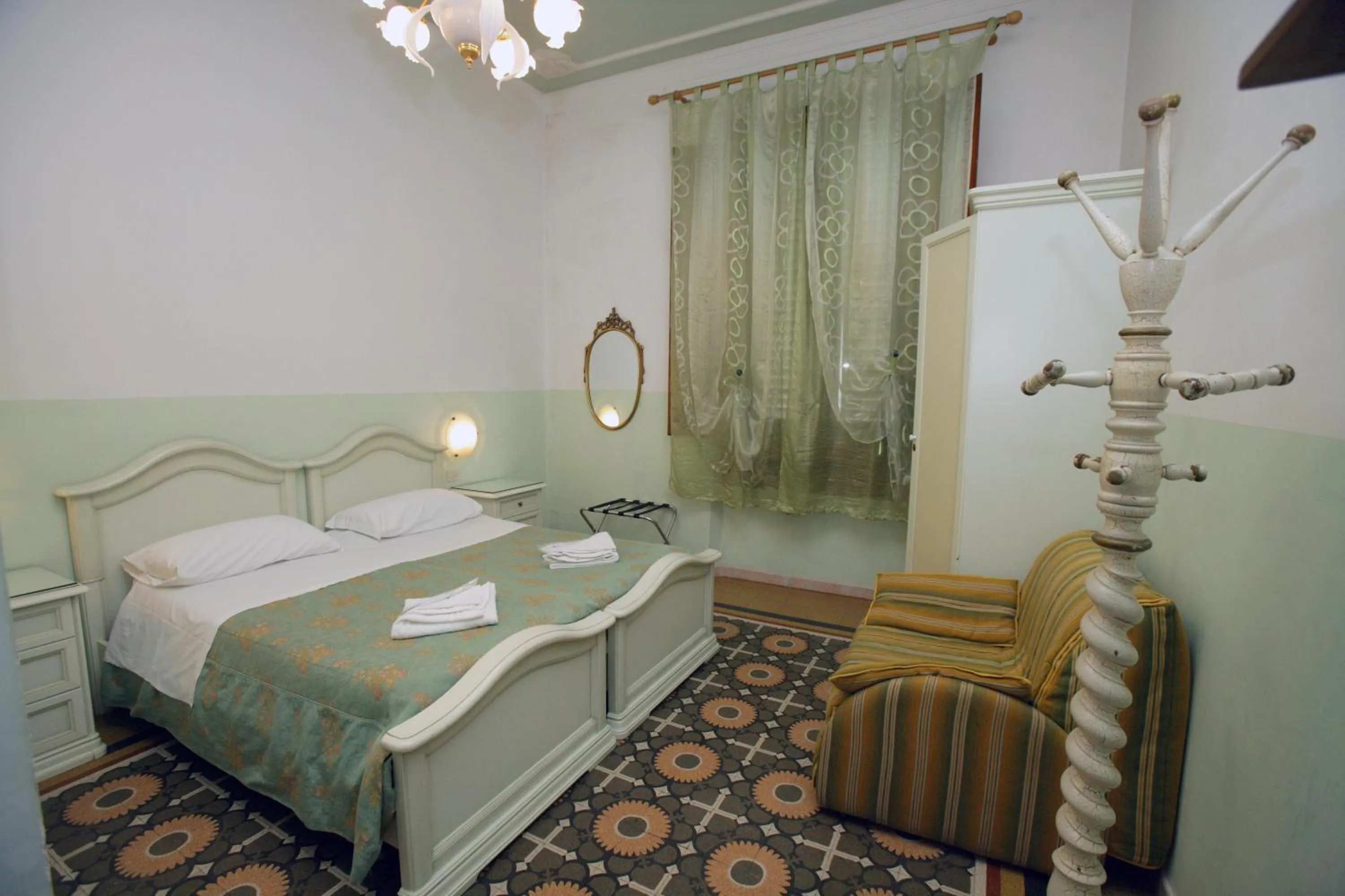 Photo of the whole room, Bed in Hotel Desirèe