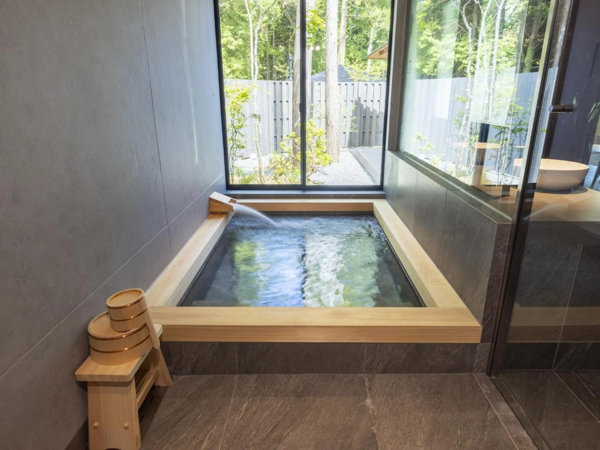 Hot Spring Bath in Hakone Retreat villa 1f