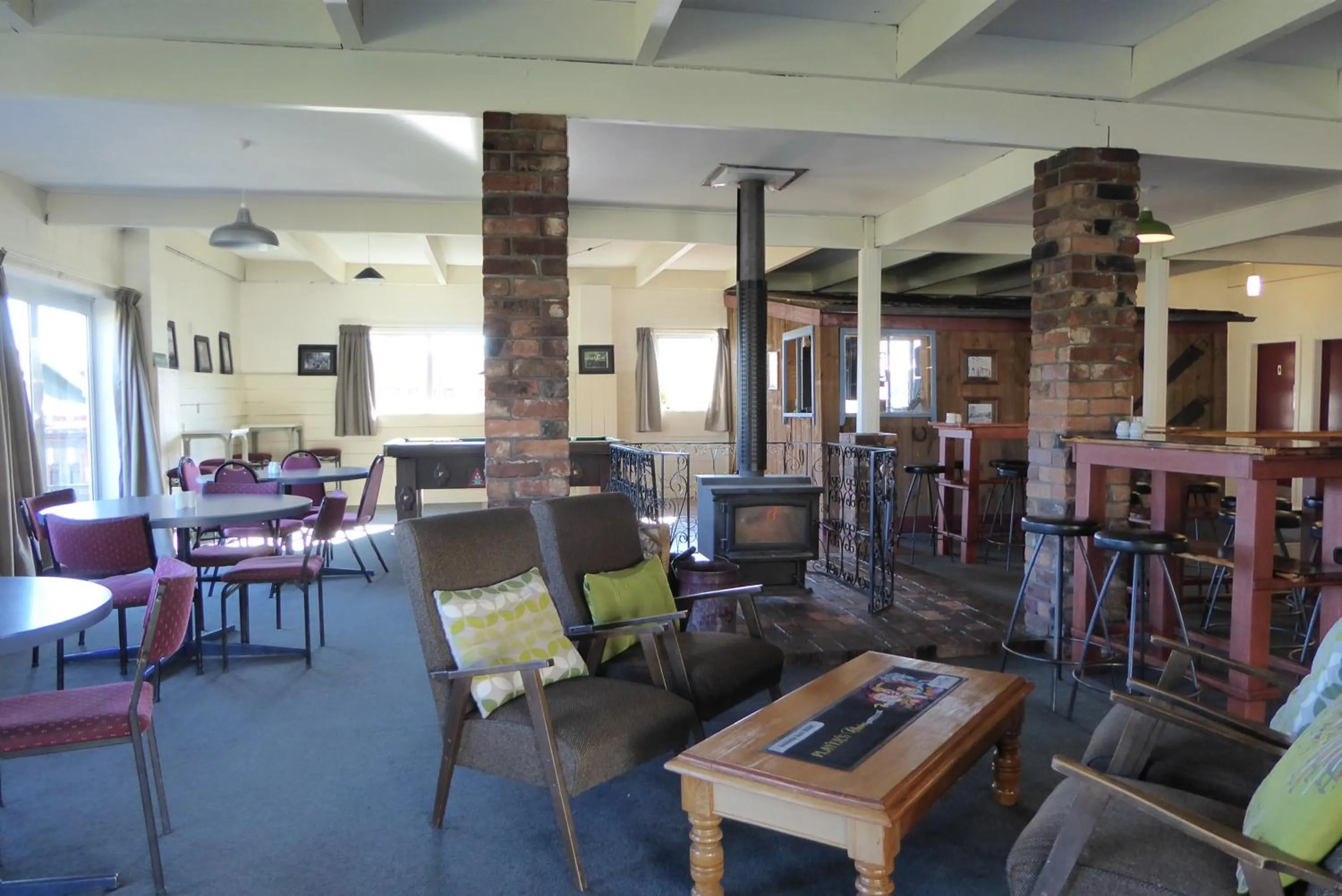 Restaurant/places to eat in Dawsons Hotel