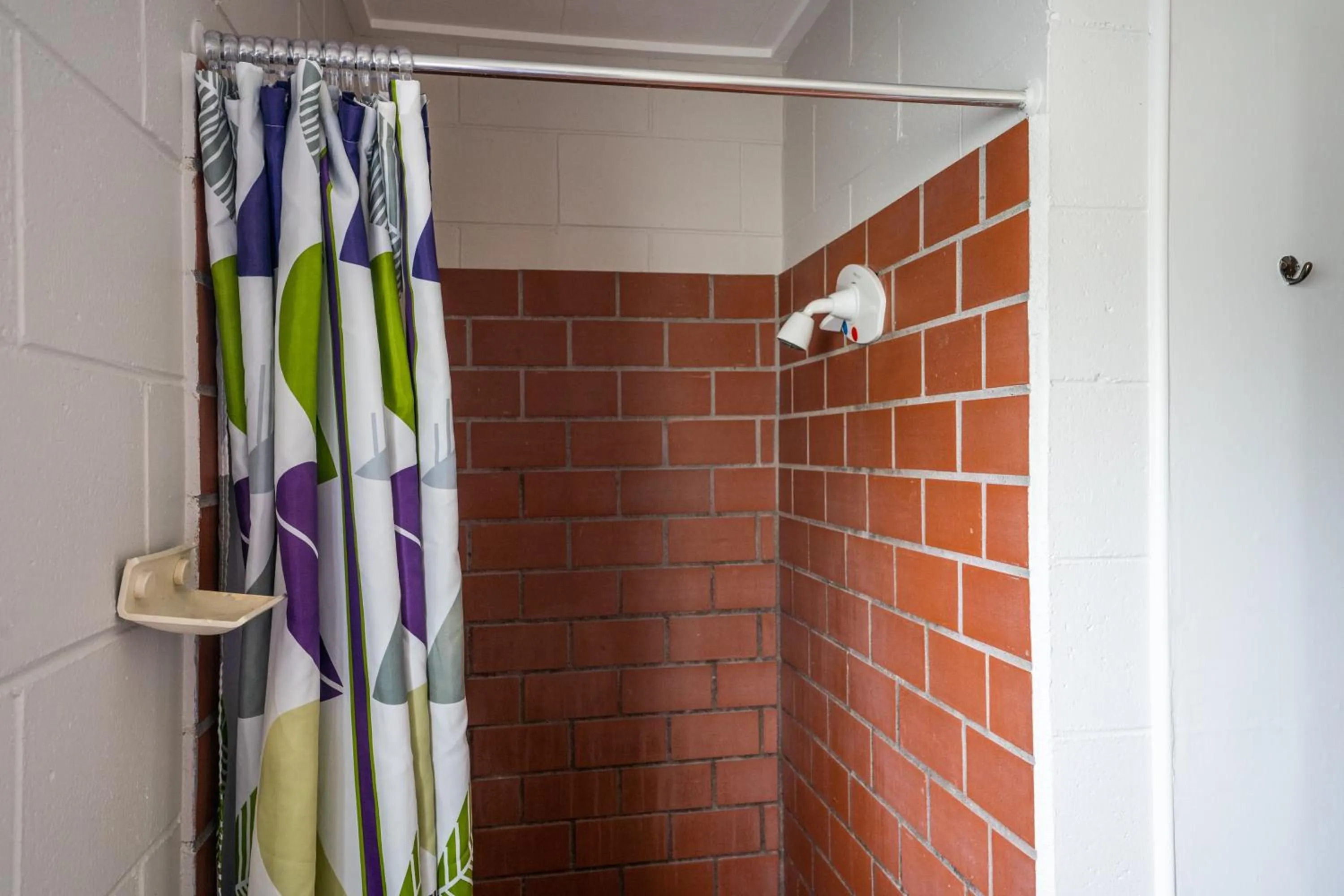 Bathroom in Dawsons Hotel