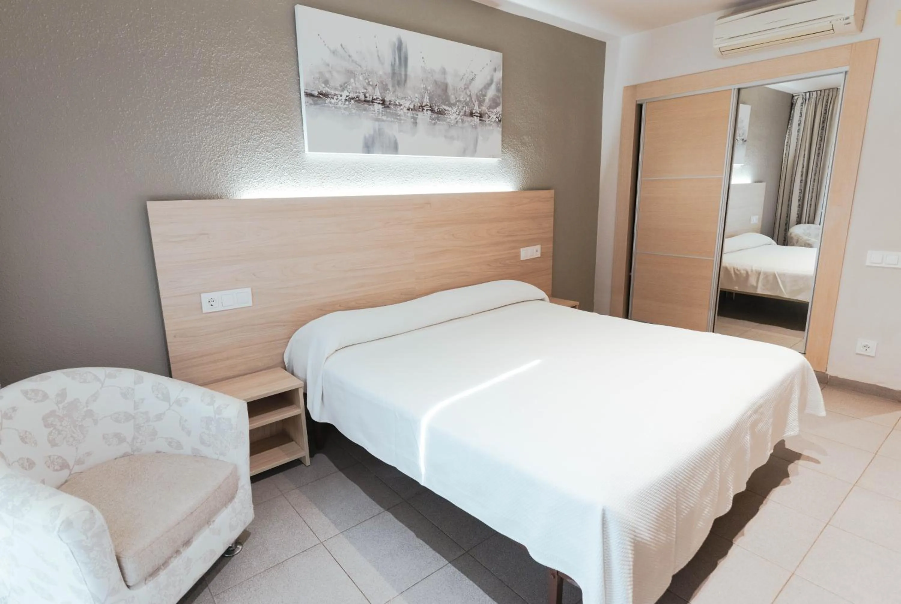 Bed in Hotel S'Agoita