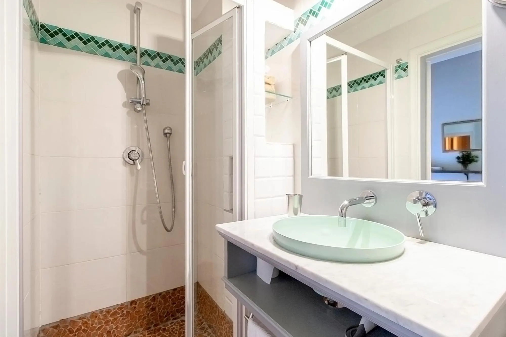 Shower in Le Stanze Di Santa Croce