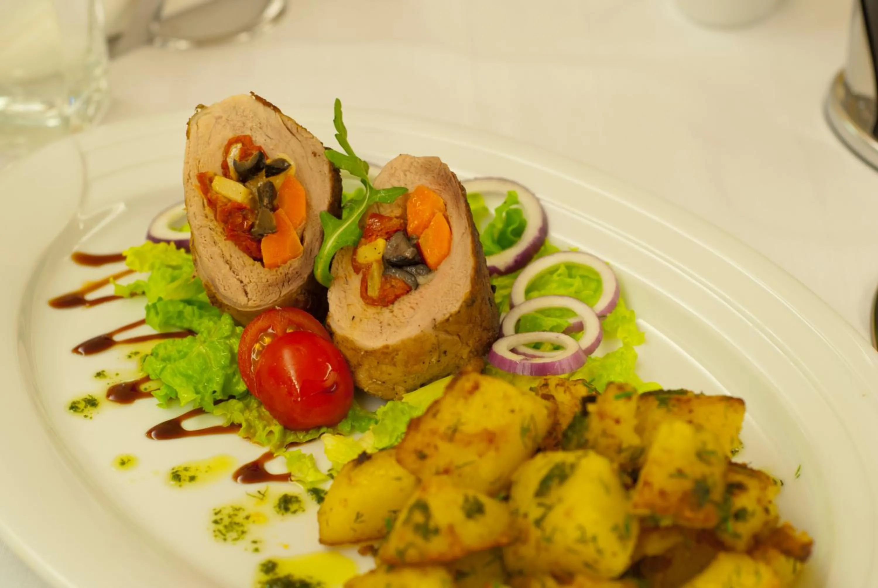 Food and drinks in Radina's Way Hotel