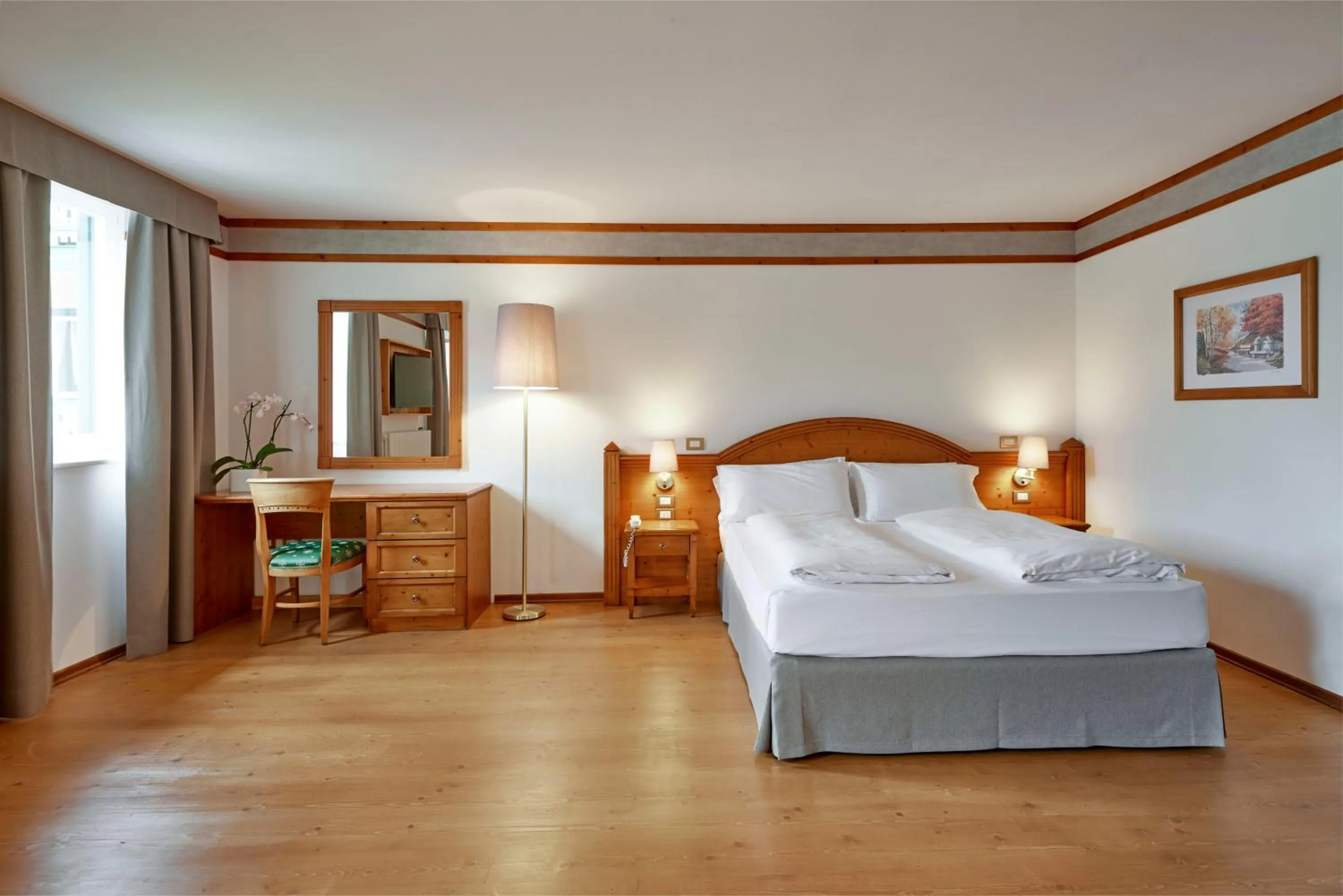 Bedroom, Bed in Grand Hotel Misurina