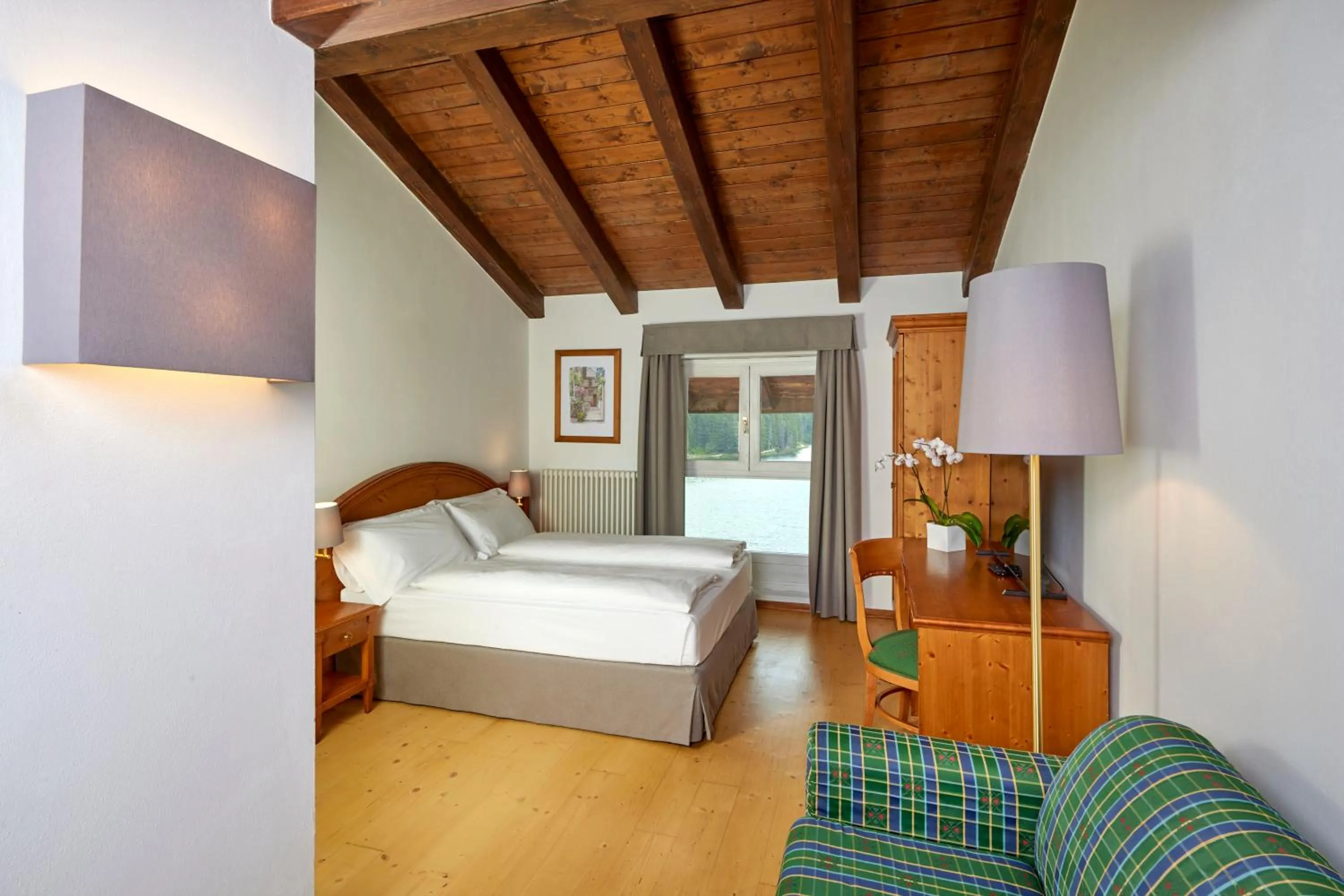 Bedroom, Bed in Grand Hotel Misurina