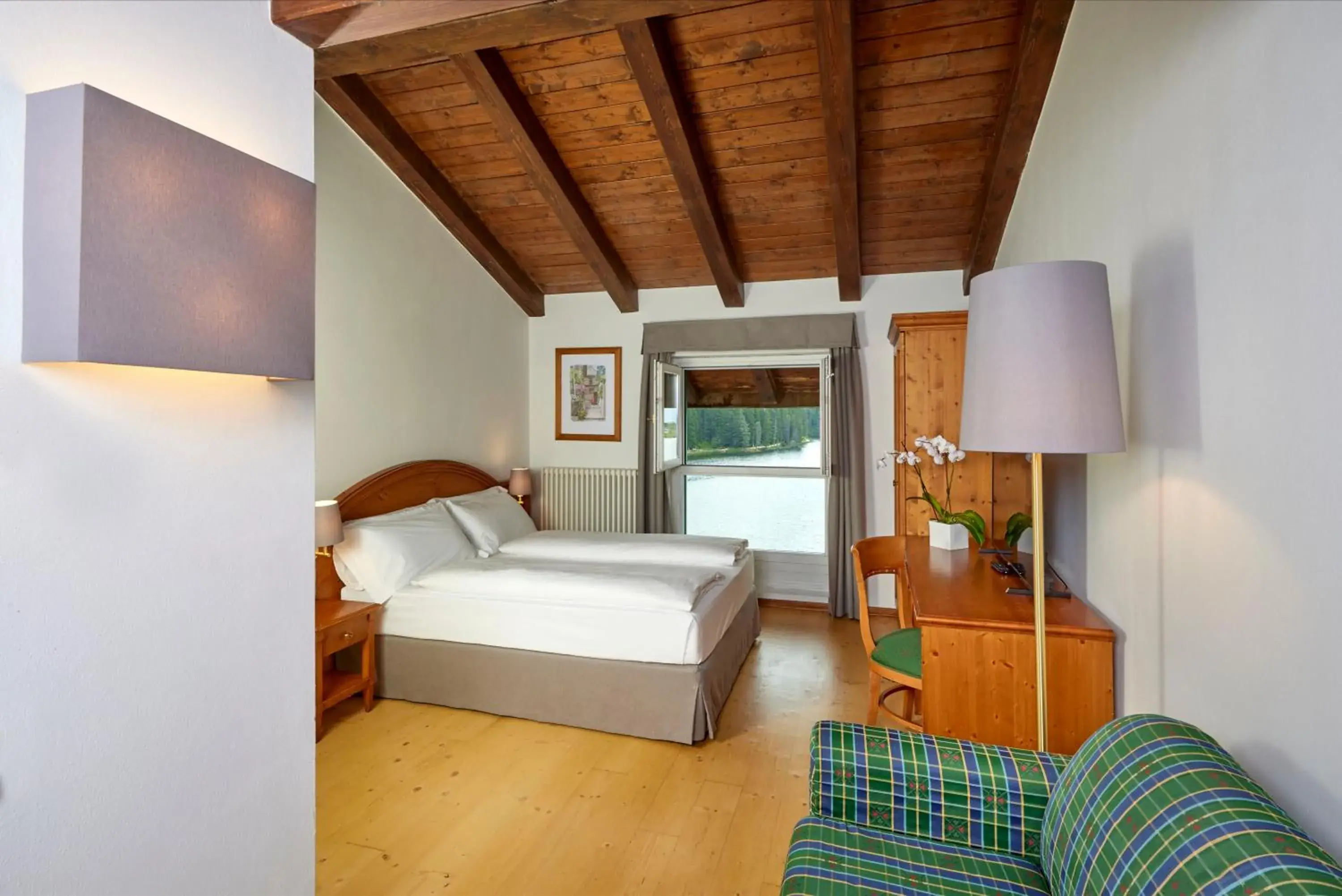 Superior Triple Room with Lake View in Grand Hotel Misurina Superior Triple Room with Lake View in Grand Hotel Misurina