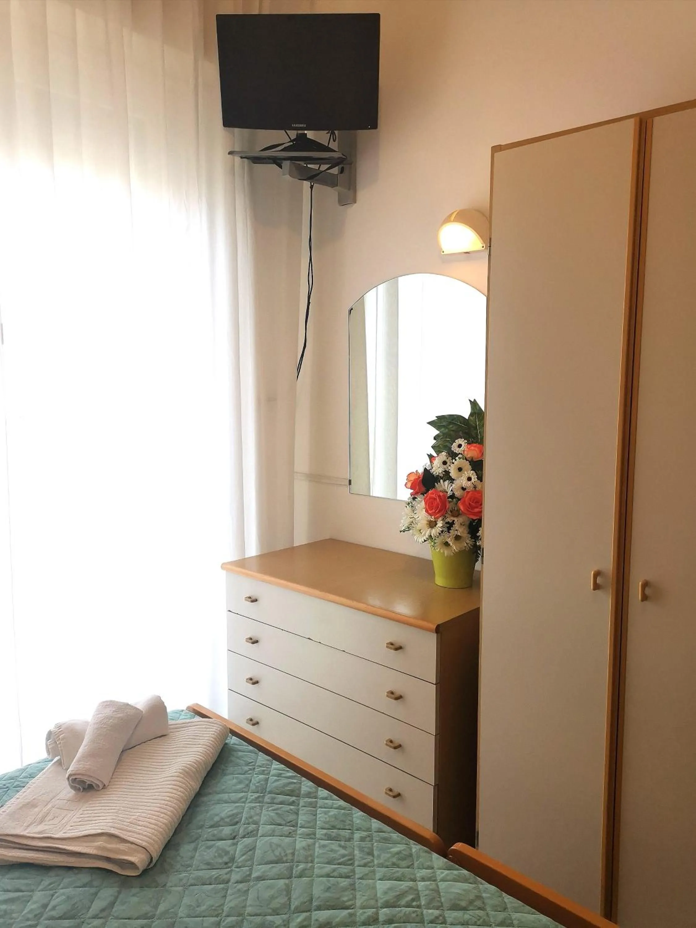 Bedroom, Bed in Hotel Alcazar