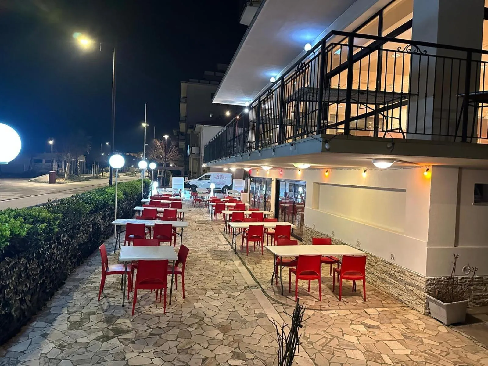 Restaurant/places to eat in Hotel Alcazar