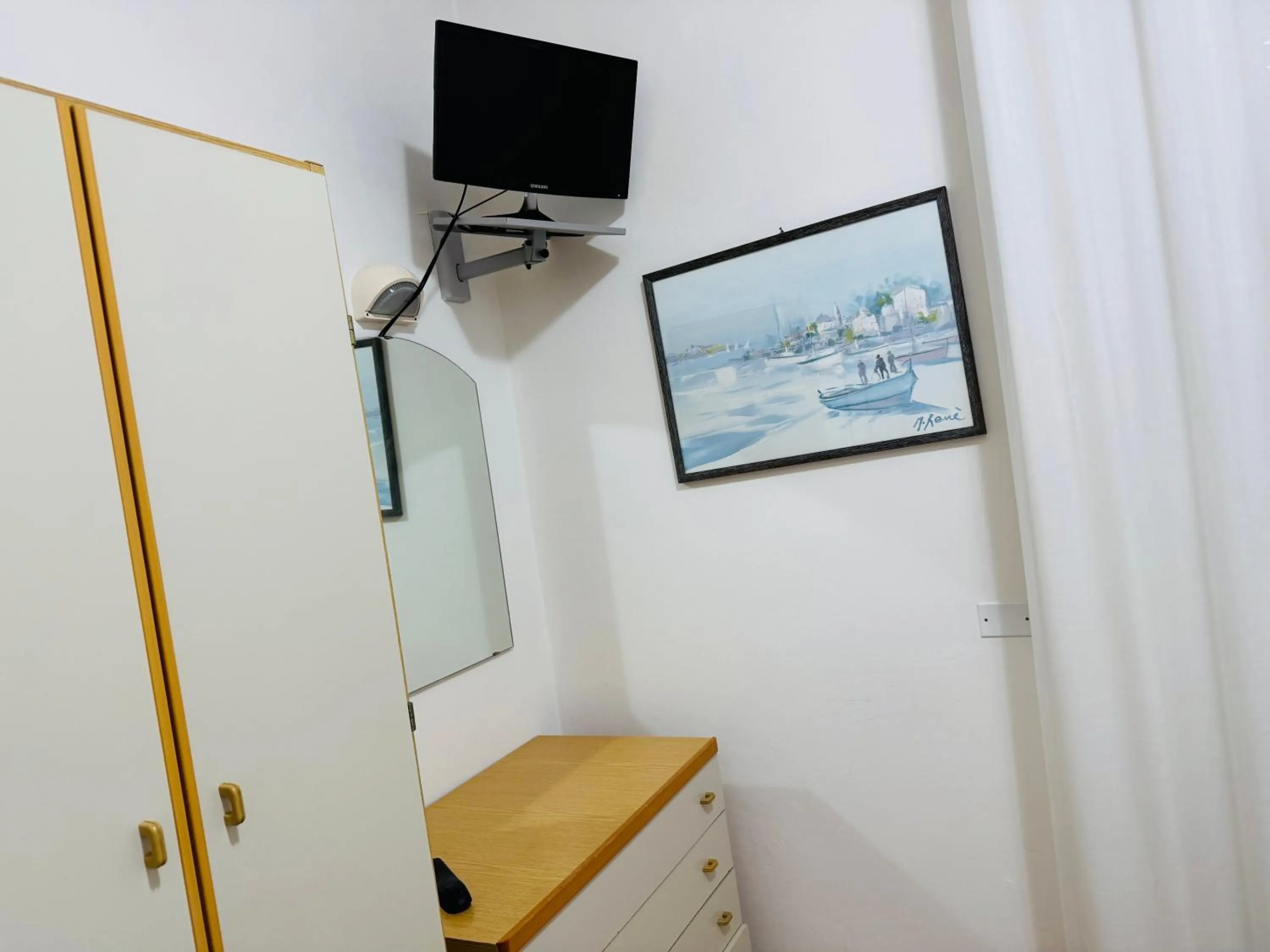 TV and multimedia in Hotel Alcazar