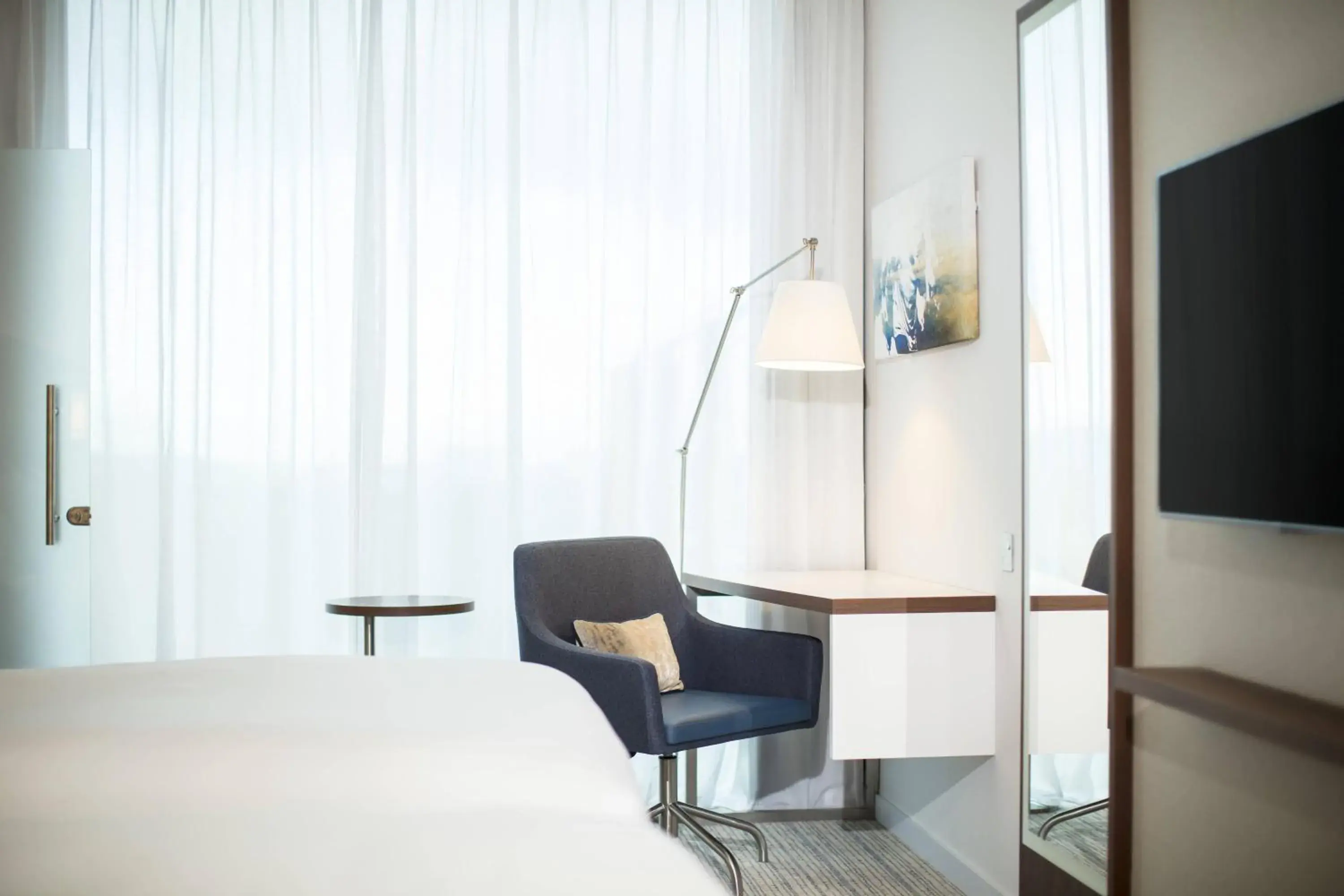 Superior King Room in Courtyard by Marriott Edinburgh West Superior King Room in Courtyard by Marriott Edinburgh West