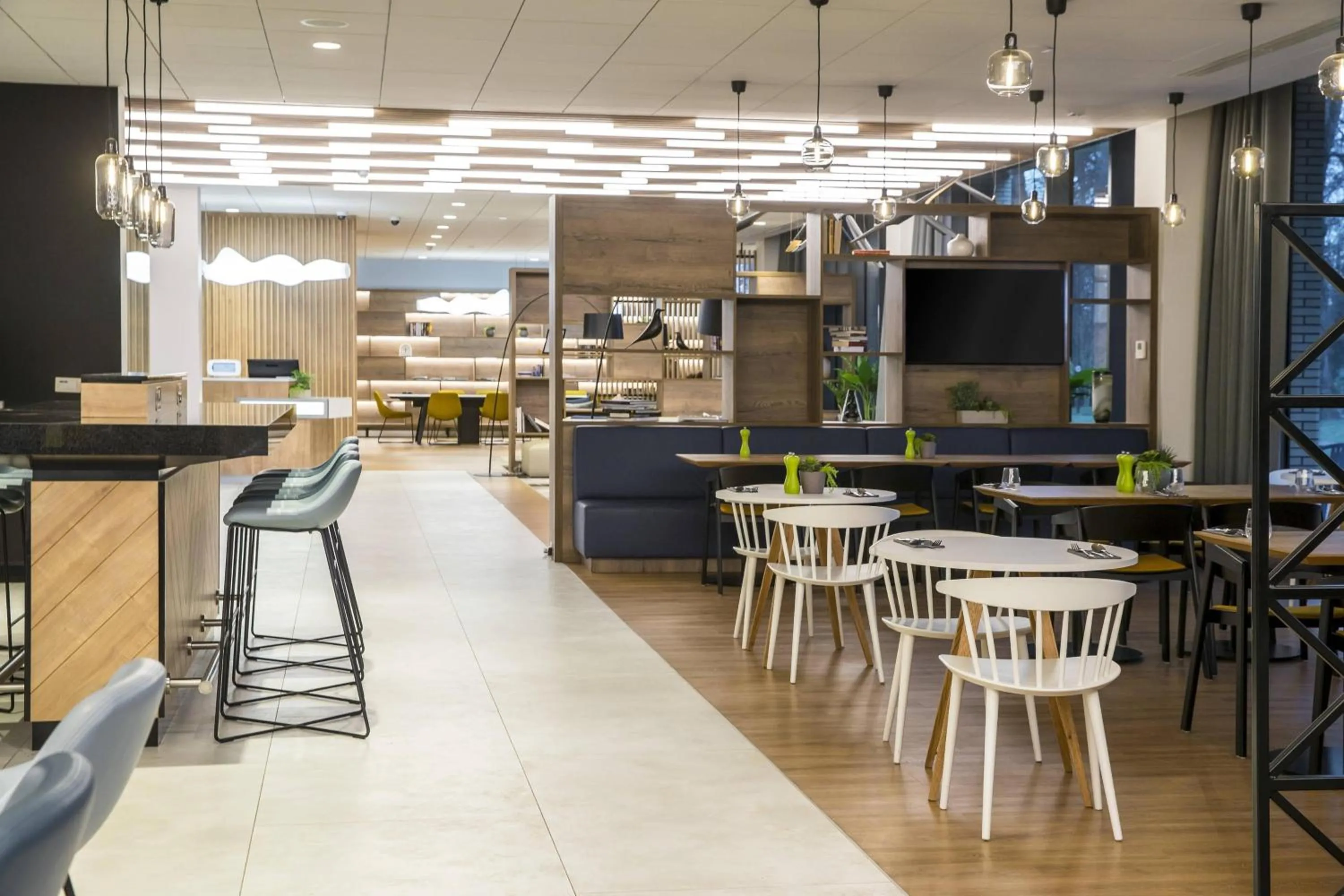 Restaurant/places to eat in Courtyard by Marriott Edinburgh West