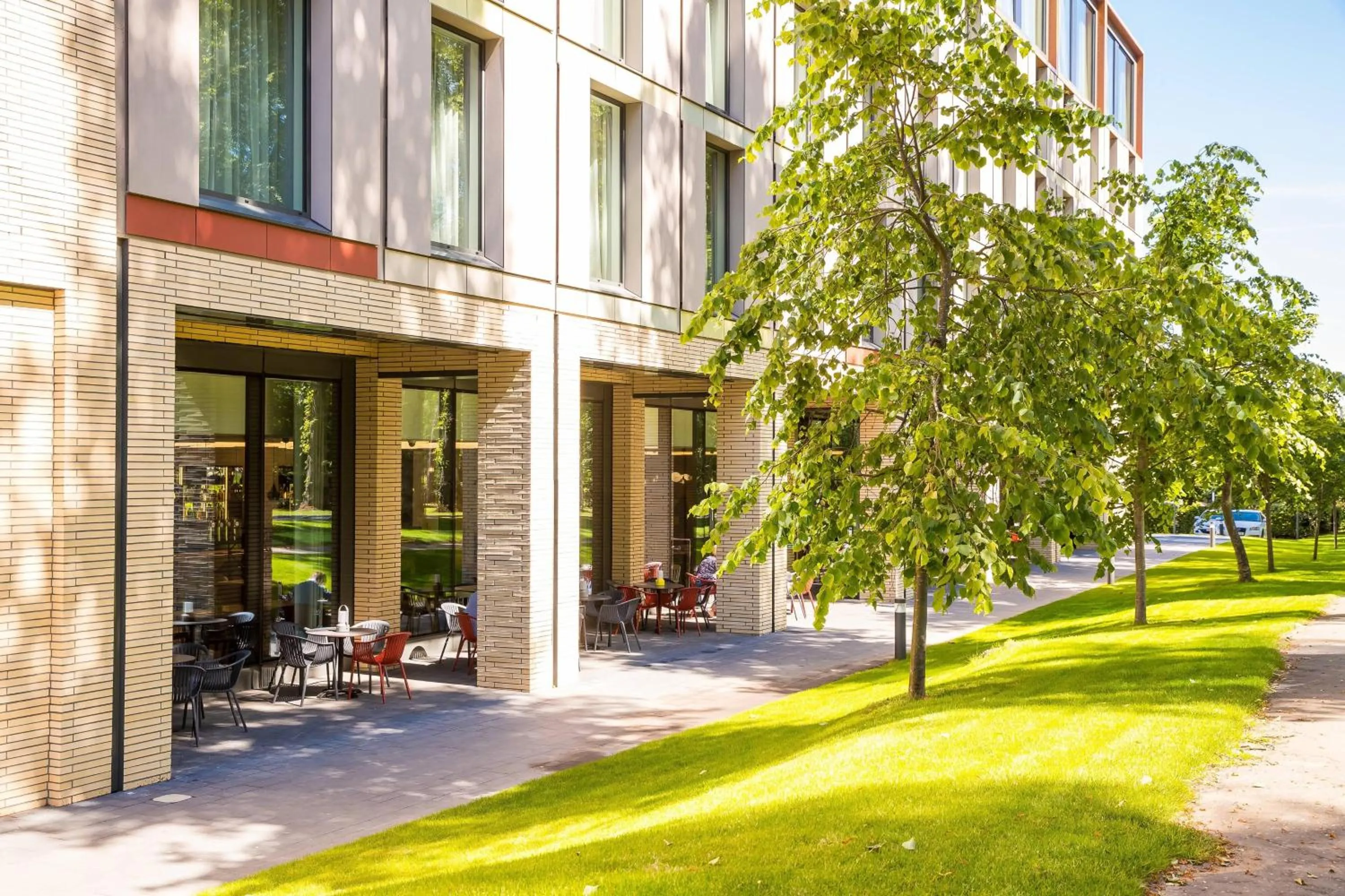 Lounge or bar in Courtyard by Marriott Edinburgh West