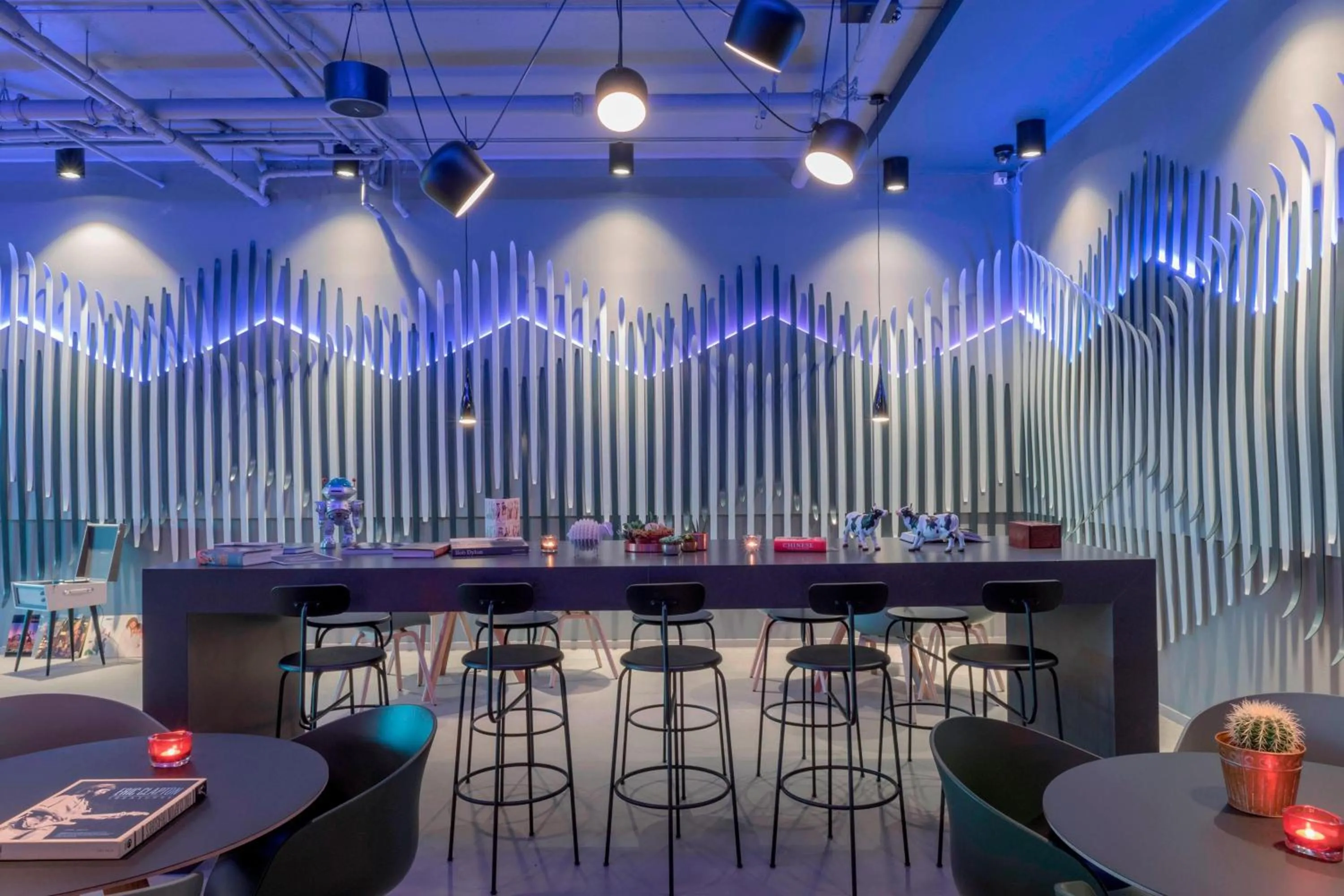 Restaurant/places to eat in X Hotel