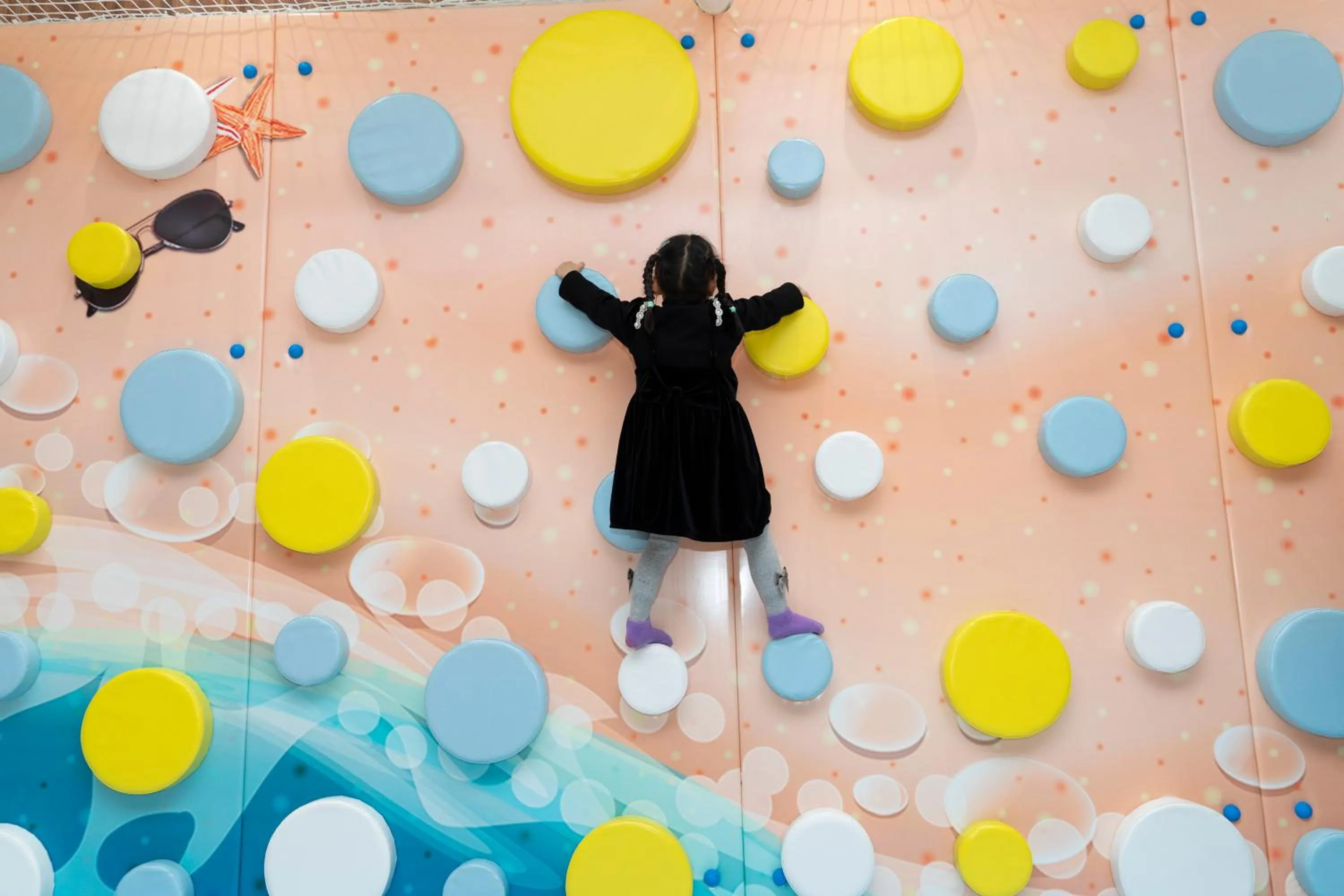 Children play ground in Shenzhen Marriott Hotel Golden Bay