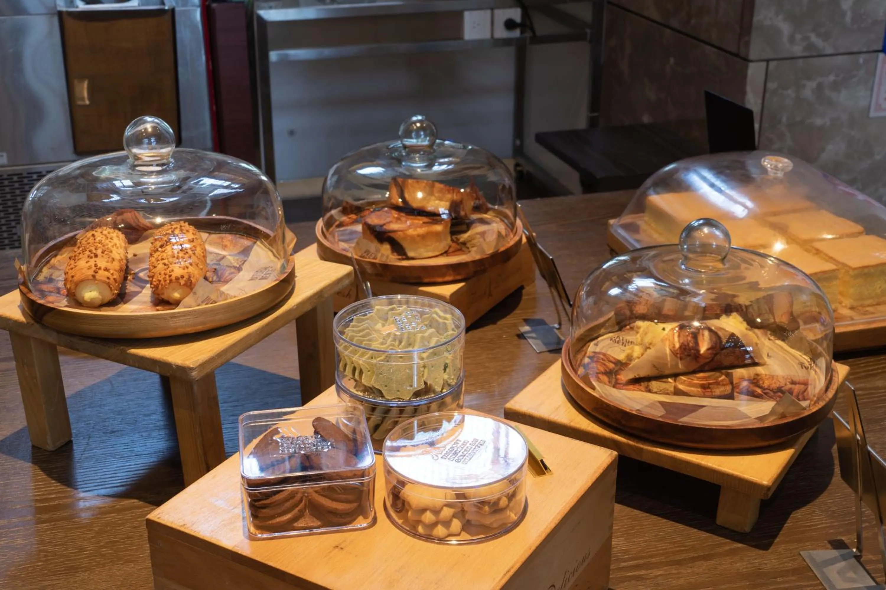 Food and drinks in Shenzhen Marriott Hotel Golden Bay