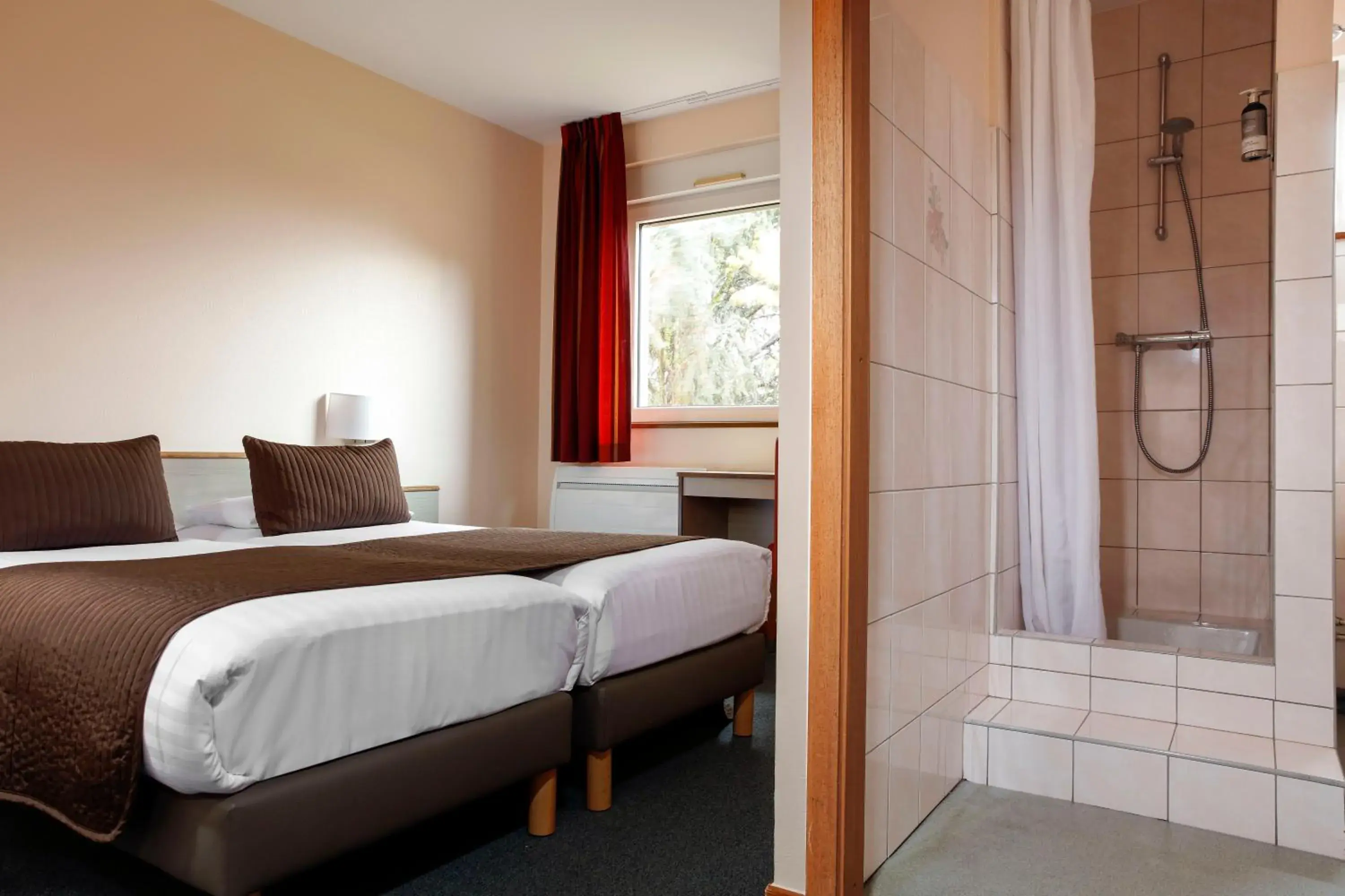Budget Twin Room in La Clef des Champs - Proche Colmar Budget Twin Room in La Clef des Champs - Proche Colmar