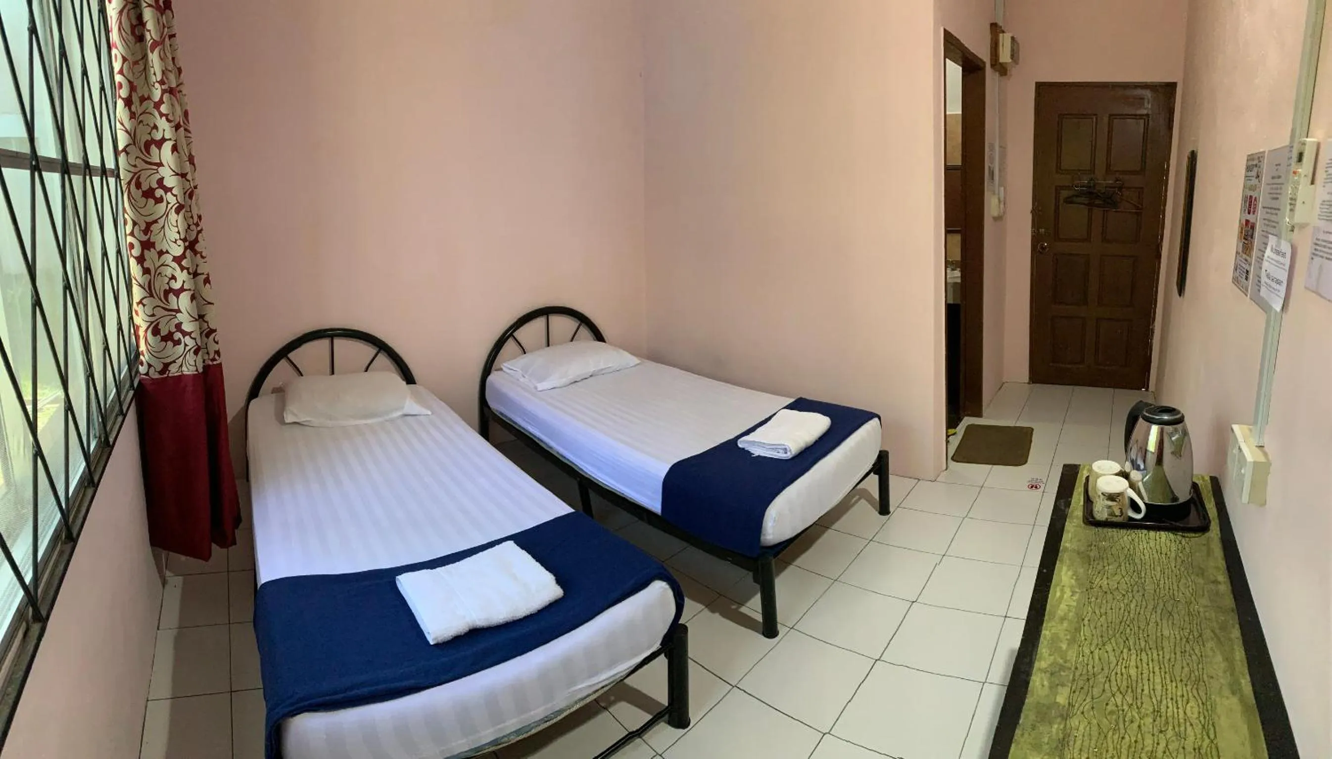 Standard Twin Room in RTMS Guesthouse Semporna