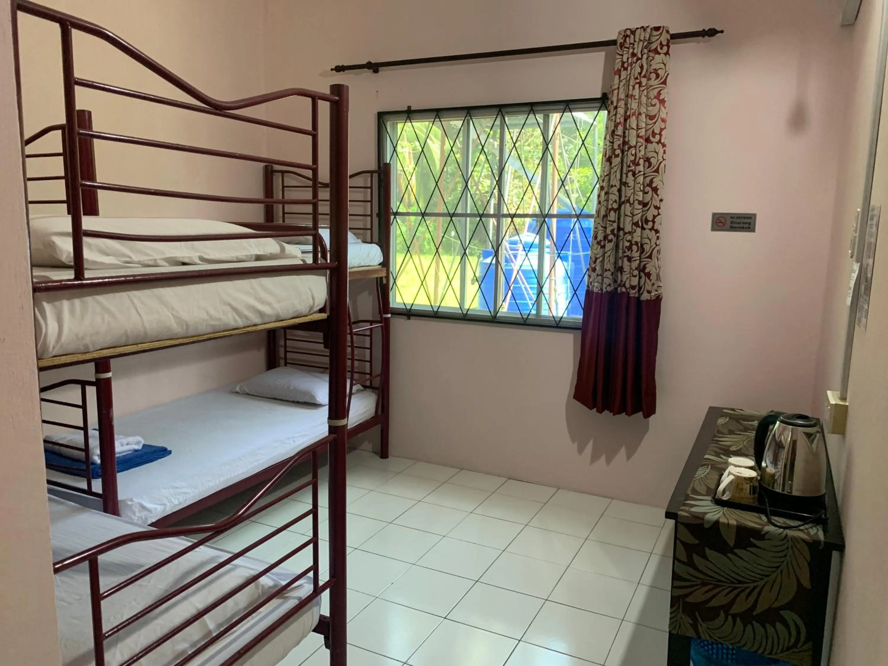 Standard Quadruple Room in RTMS Guesthouse Semporna