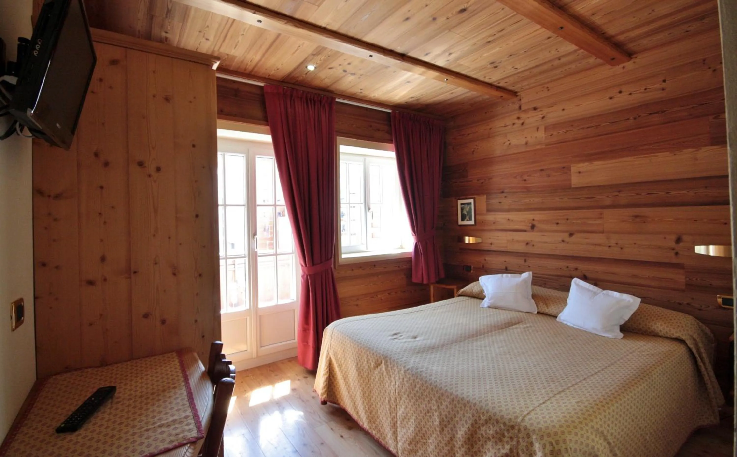 Photo of the whole room, Bed in Hotel La Meridiana