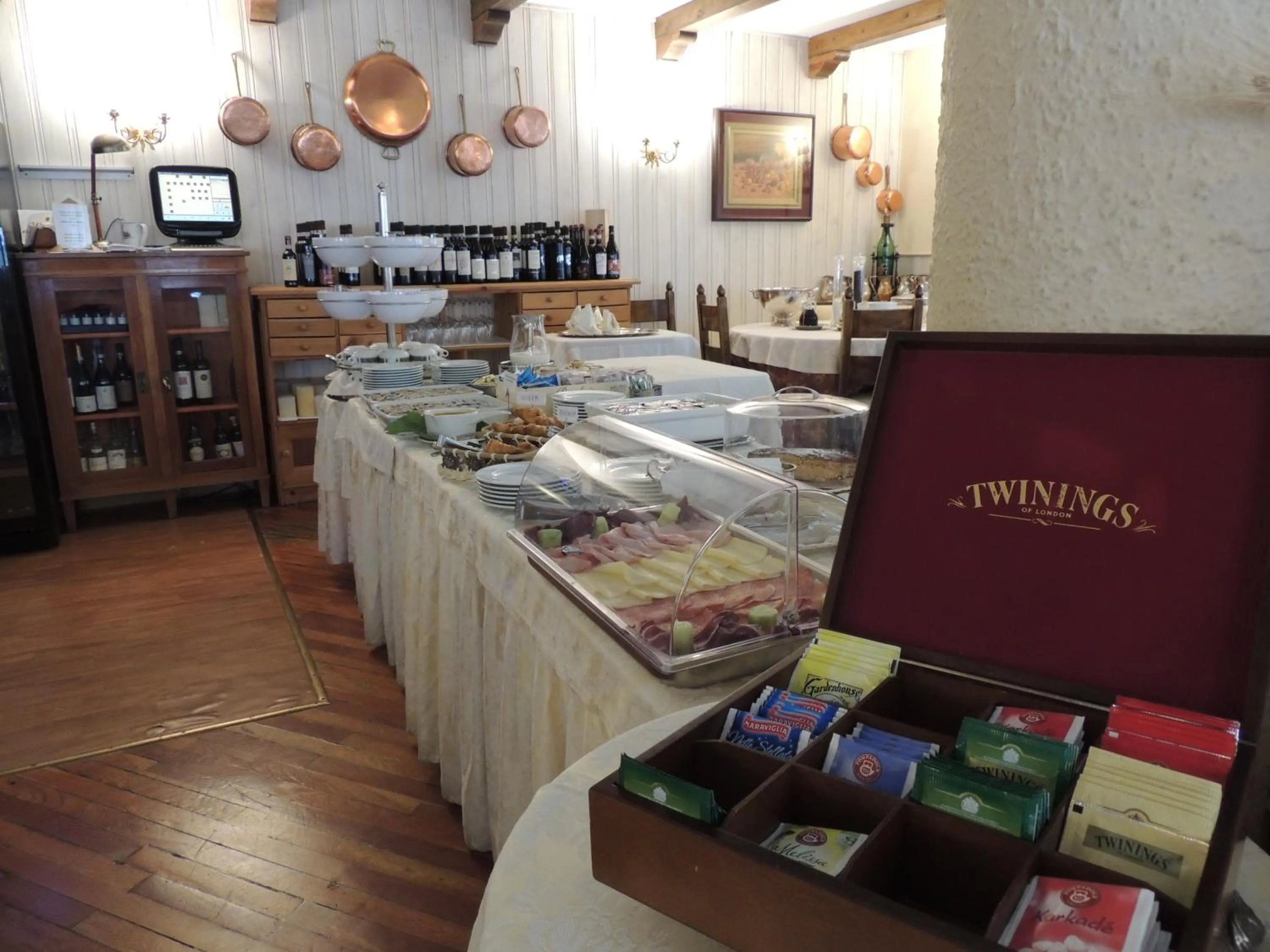 Lounge or bar in Hotel La Meridiana