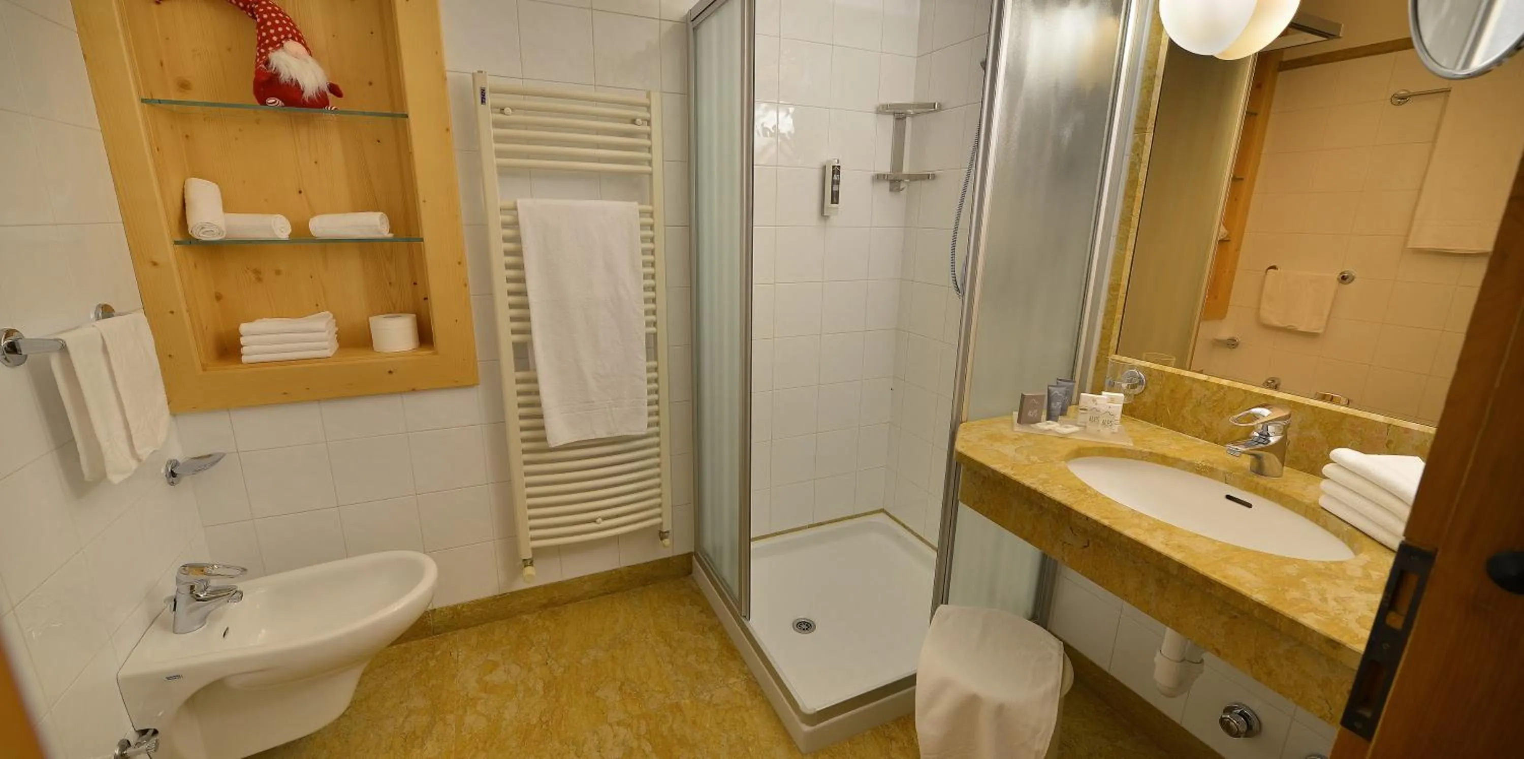 Shower in Hotel Baita Montana