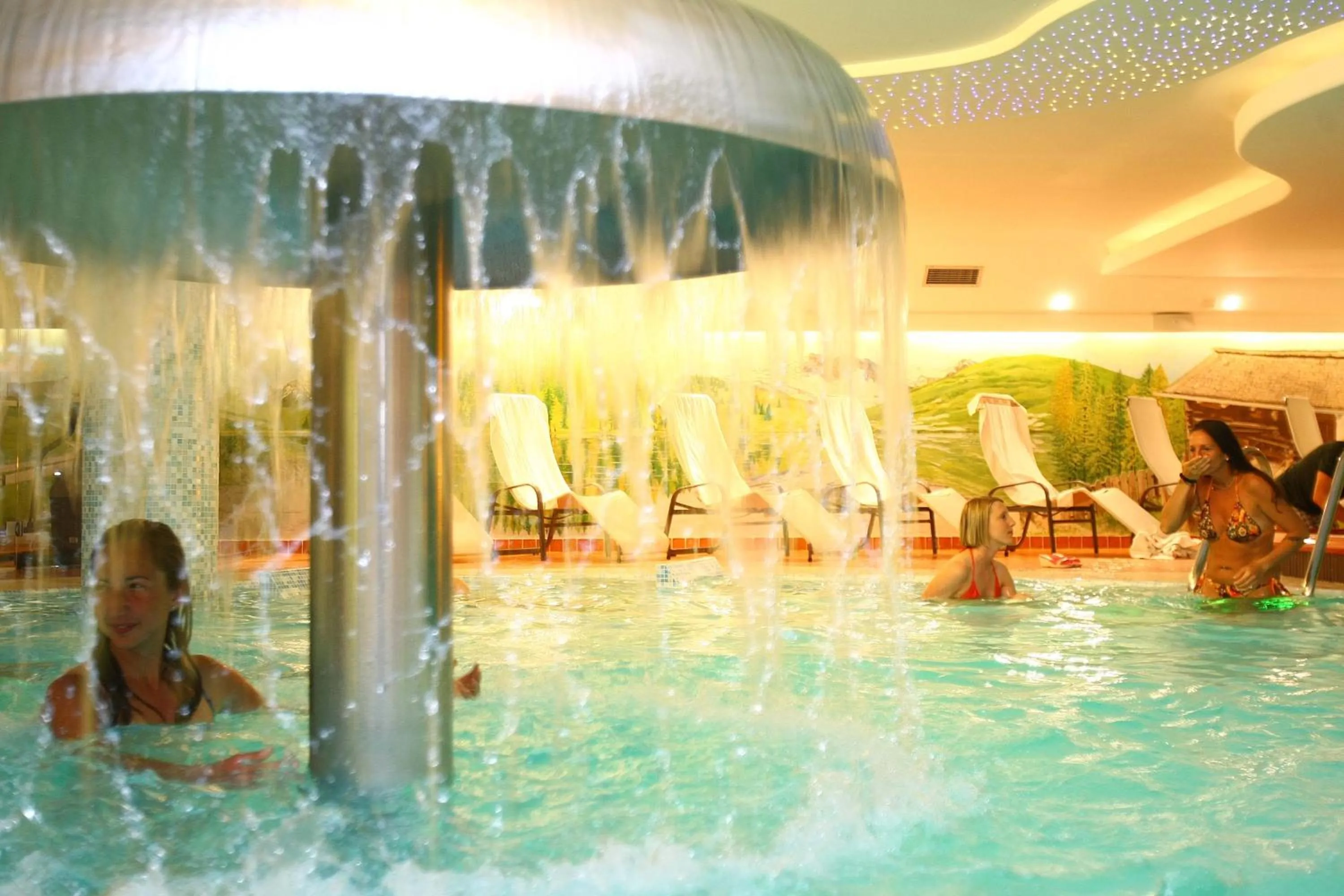 Swimming pool in Hotel Baita Montana