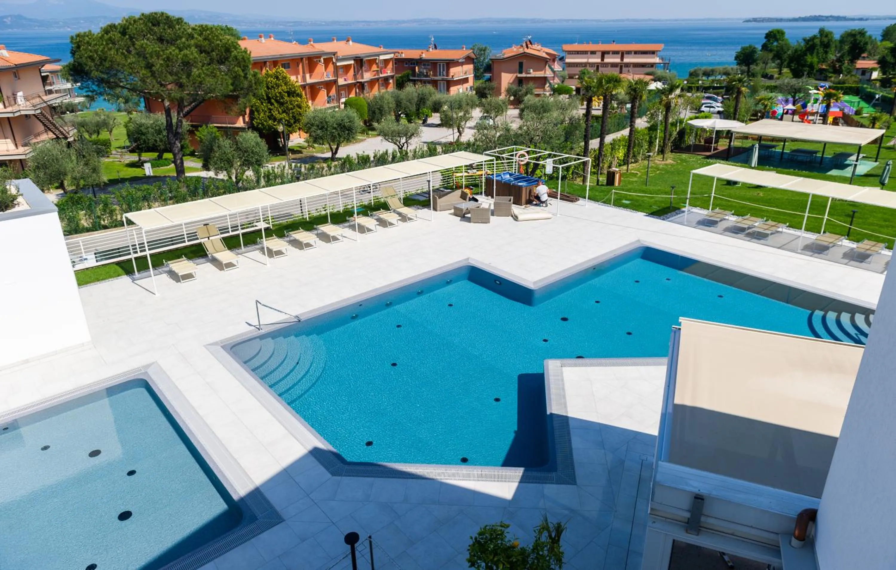 Swimming pool in Apparthotel San Sivino